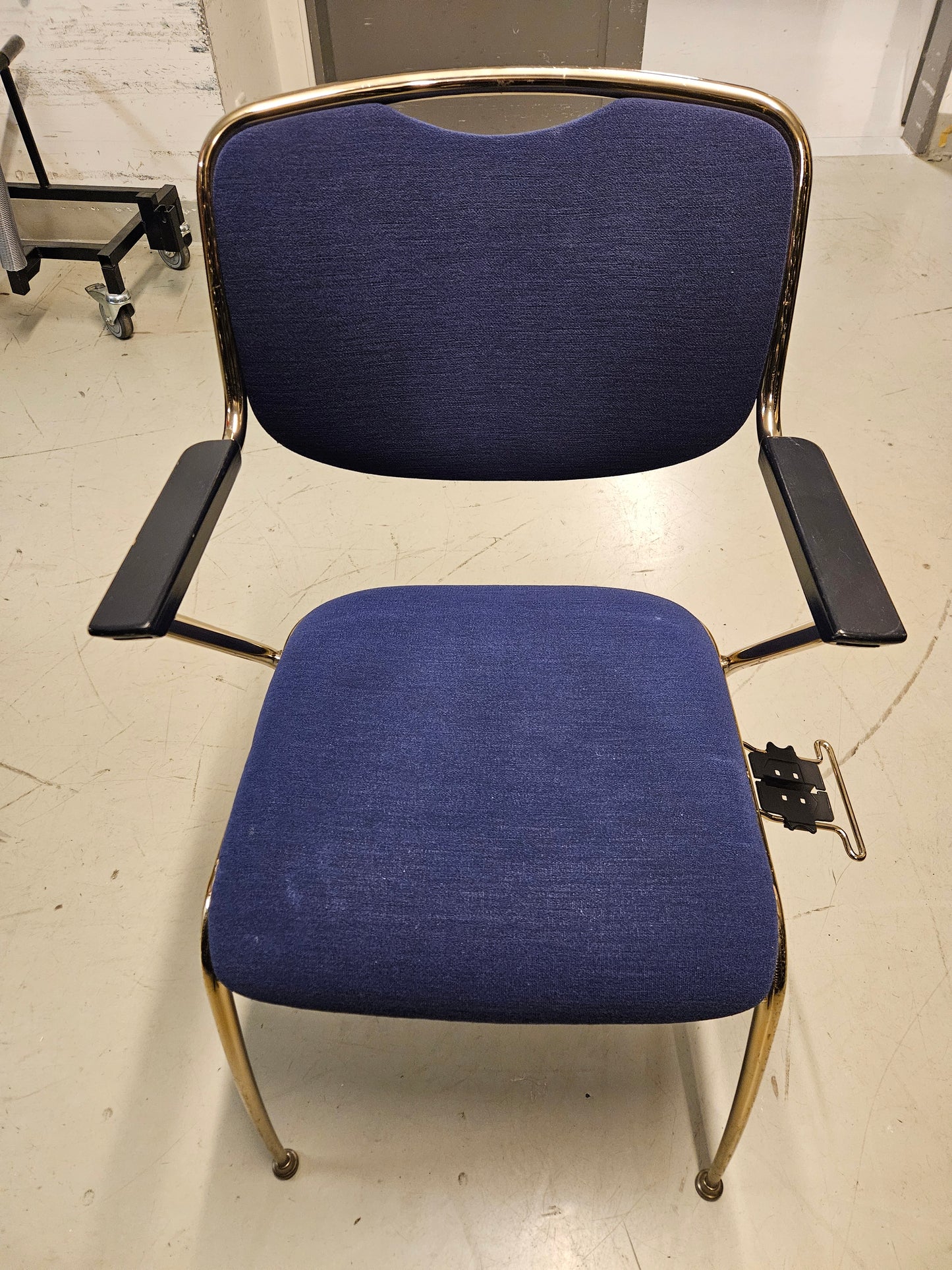 Konferenzstuhl Brunner blau gold