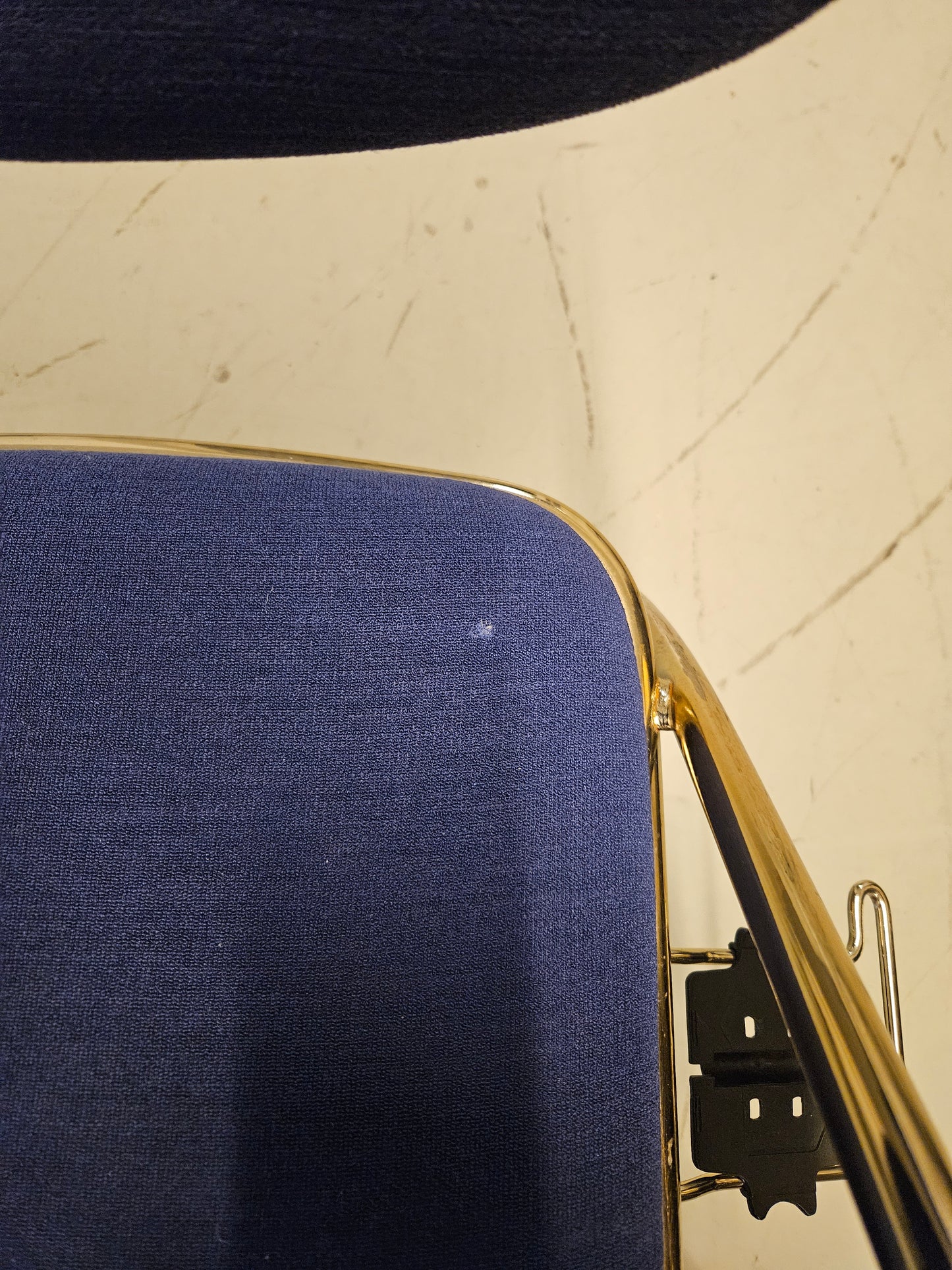 Konferenzstuhl Brunner blau gold