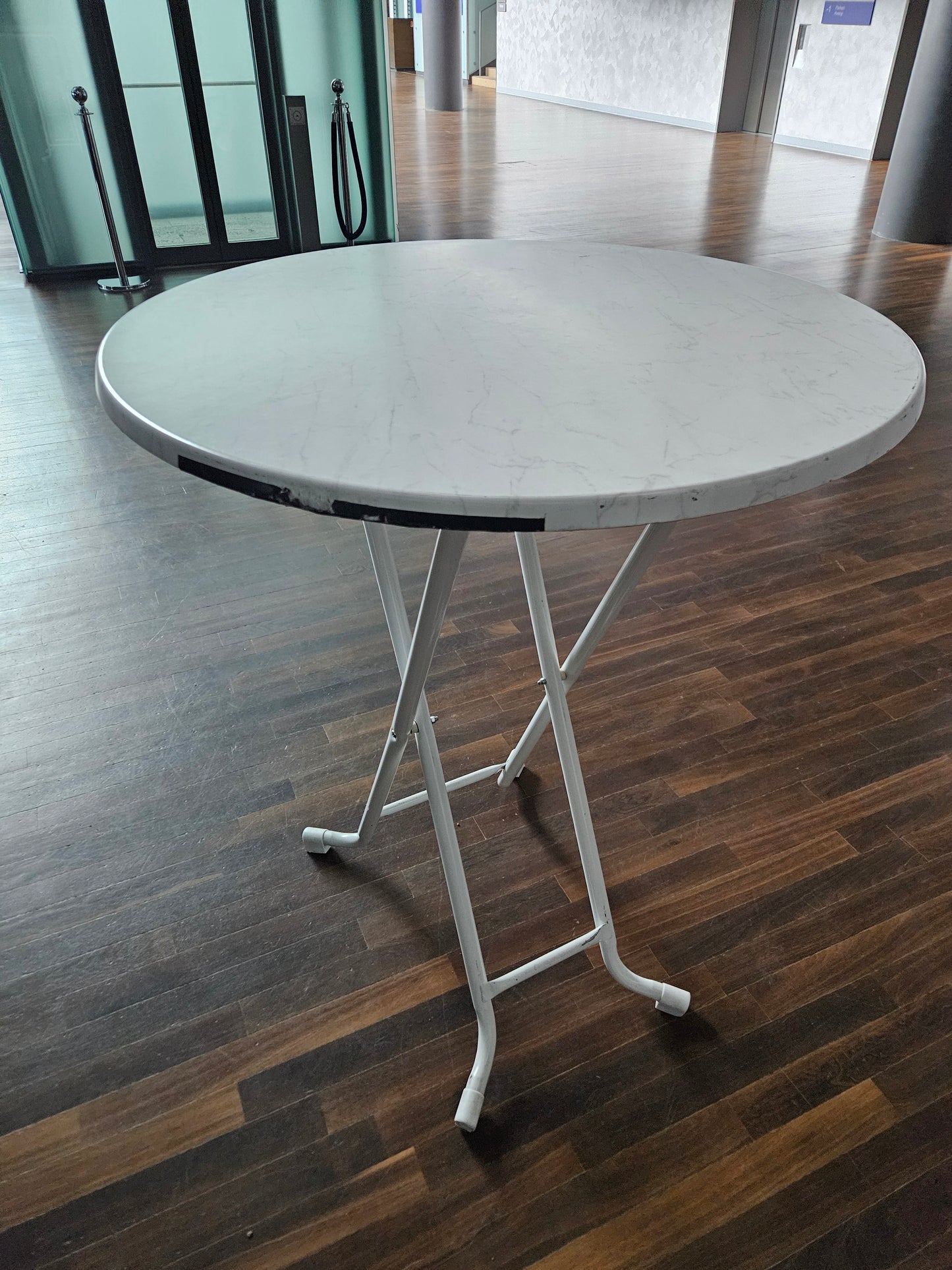Klapp-Stehtisch weiß oval