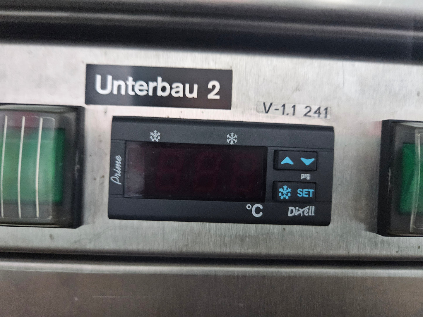 Bartresen mit Gastroelementen, Zapfhahn und Kühlanlage