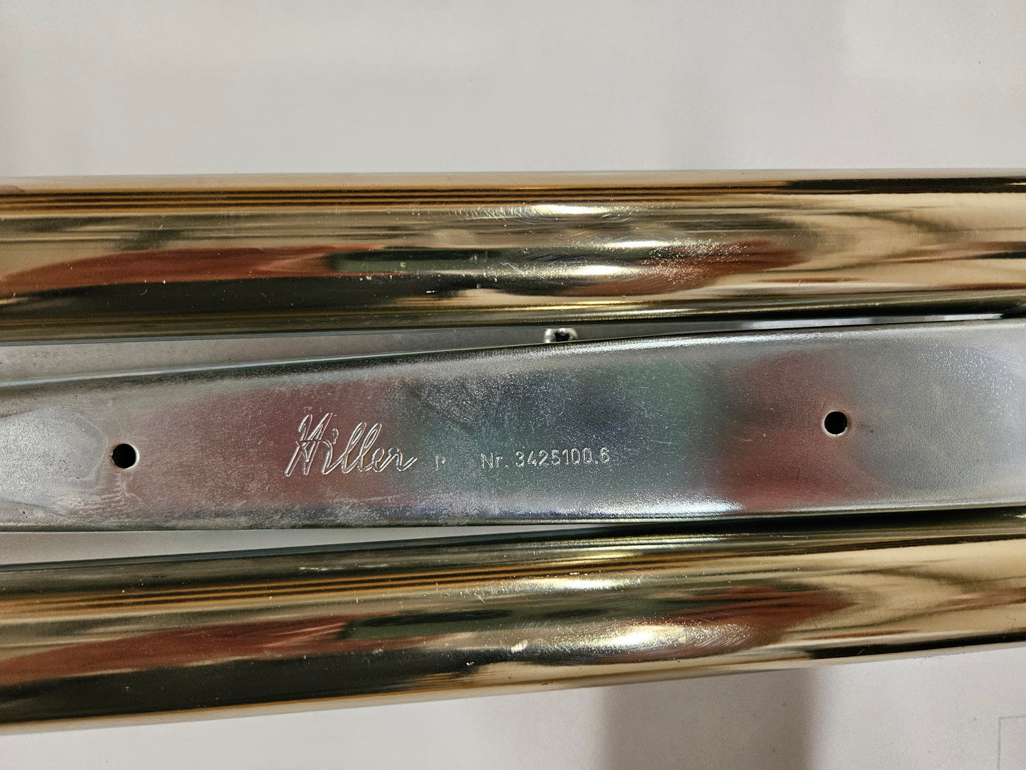 Tisch Hiller Objektmöbel Delta 105 120cmx45cmx74cm