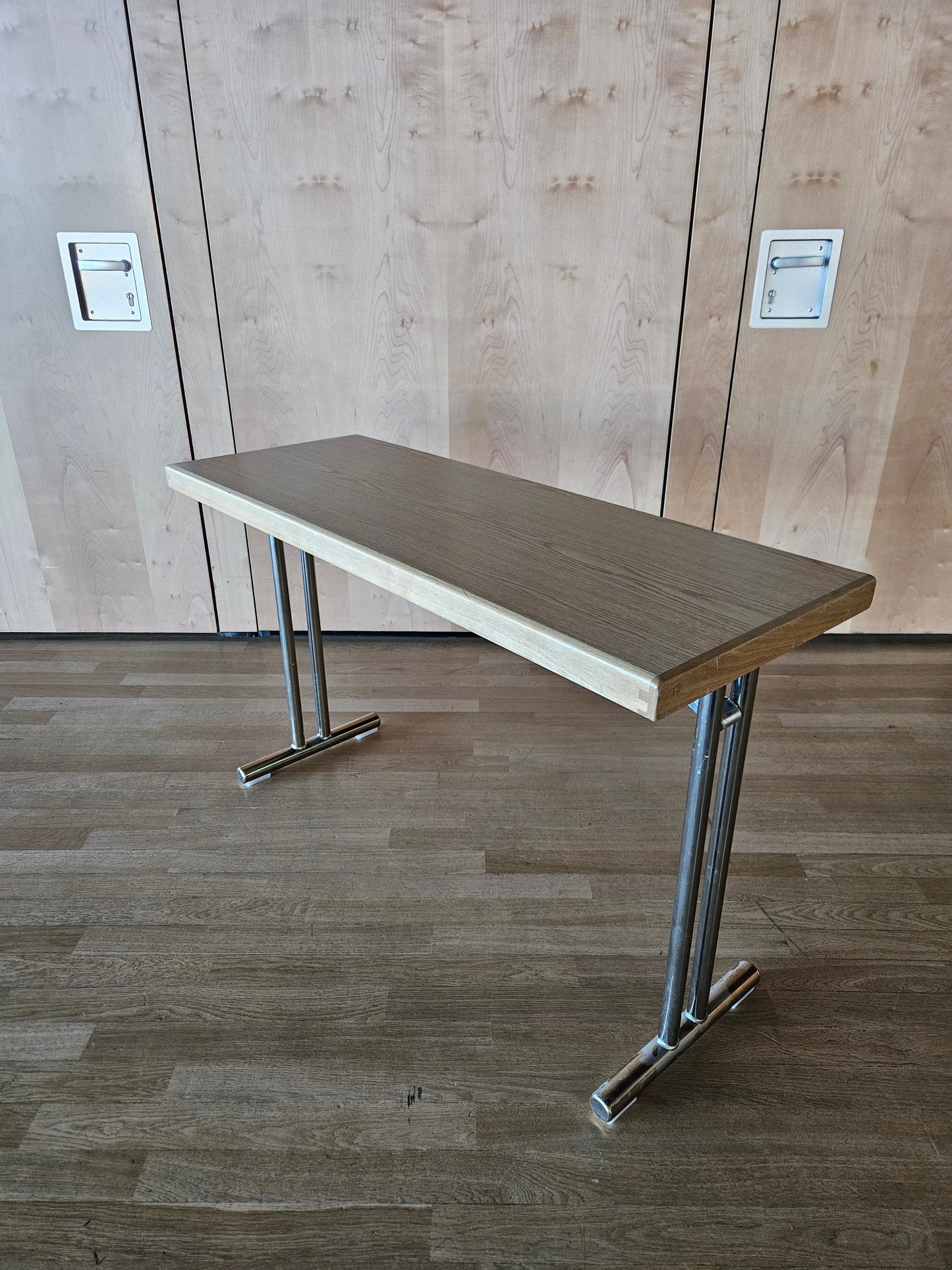 Tisch Hiller Objektmöbel Delta 105 120cmx45cmx74cm