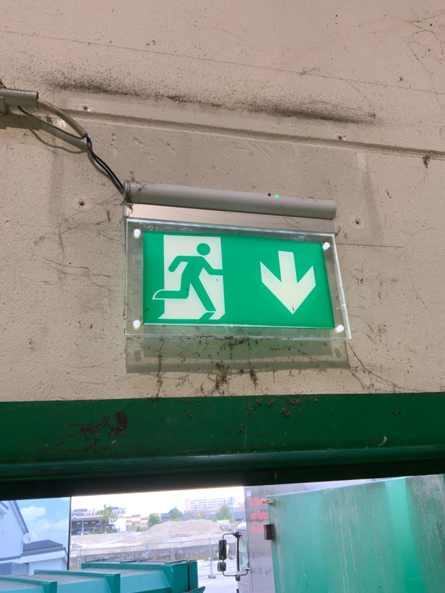 Schild Fluchtweg (nachtleuchtend)