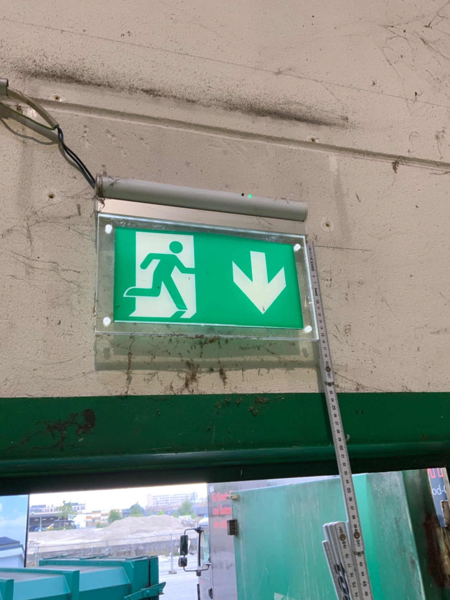 Schild Fluchtweg (nachtleuchtend)