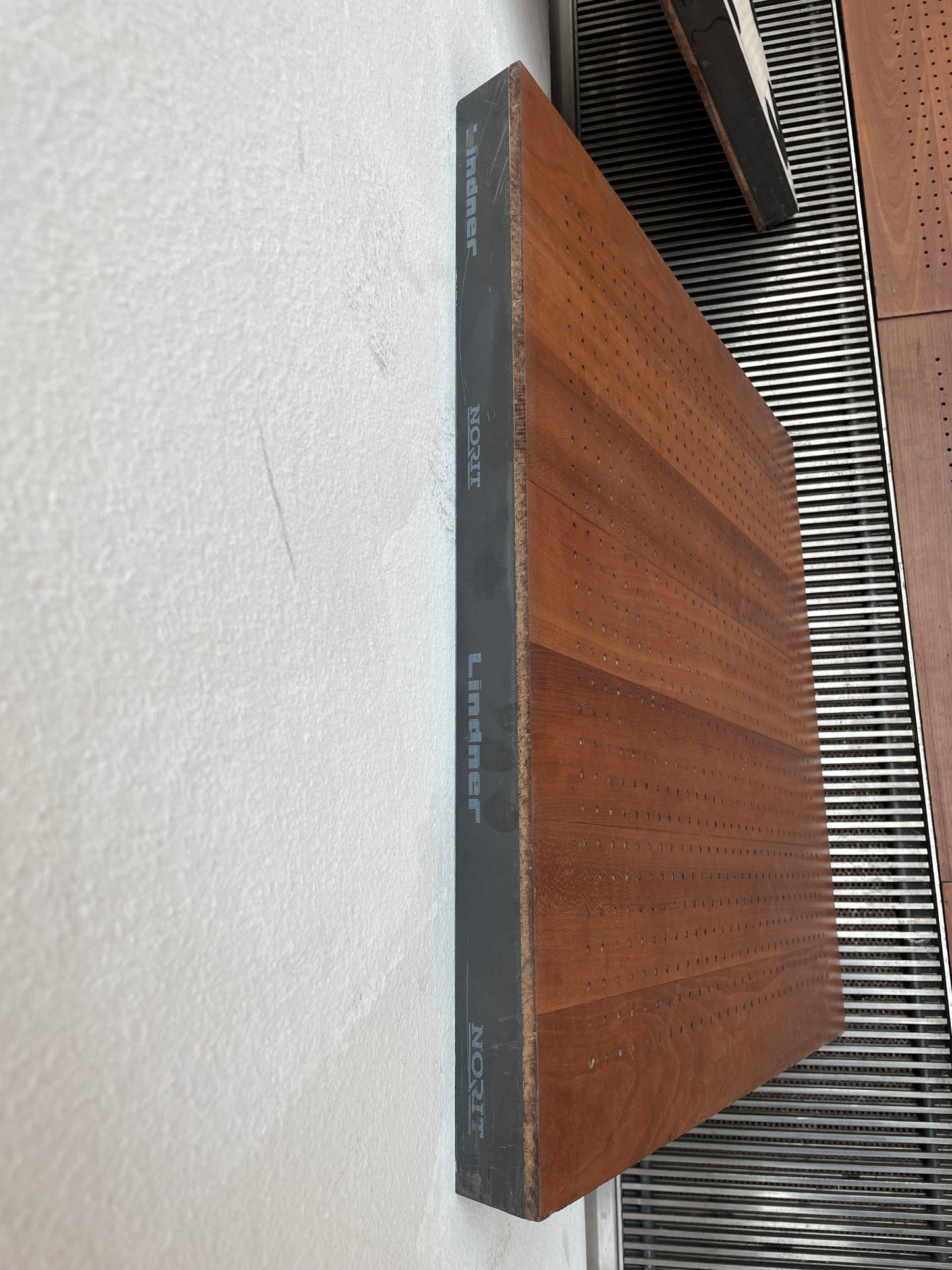 Bühnenboden als Doppelbodenplatte (7mm Echtholz) 550mm x 550mm x 43mm