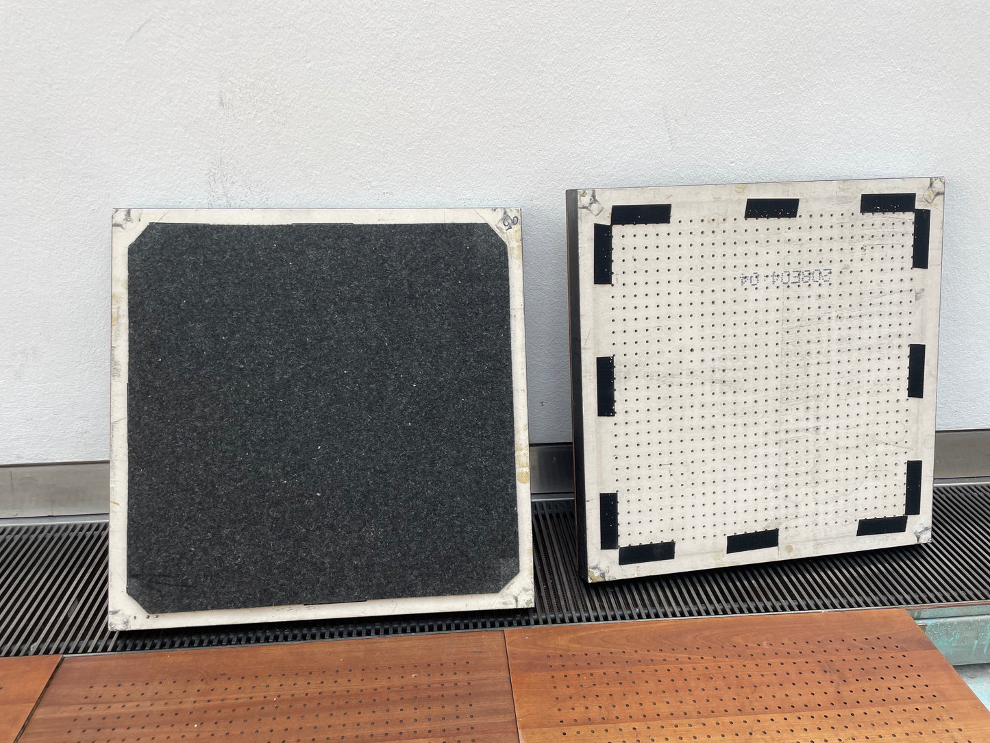 Bühnenboden als Doppelbodenplatte (7mm Echtholz) 550mm x 550mm x 43mm