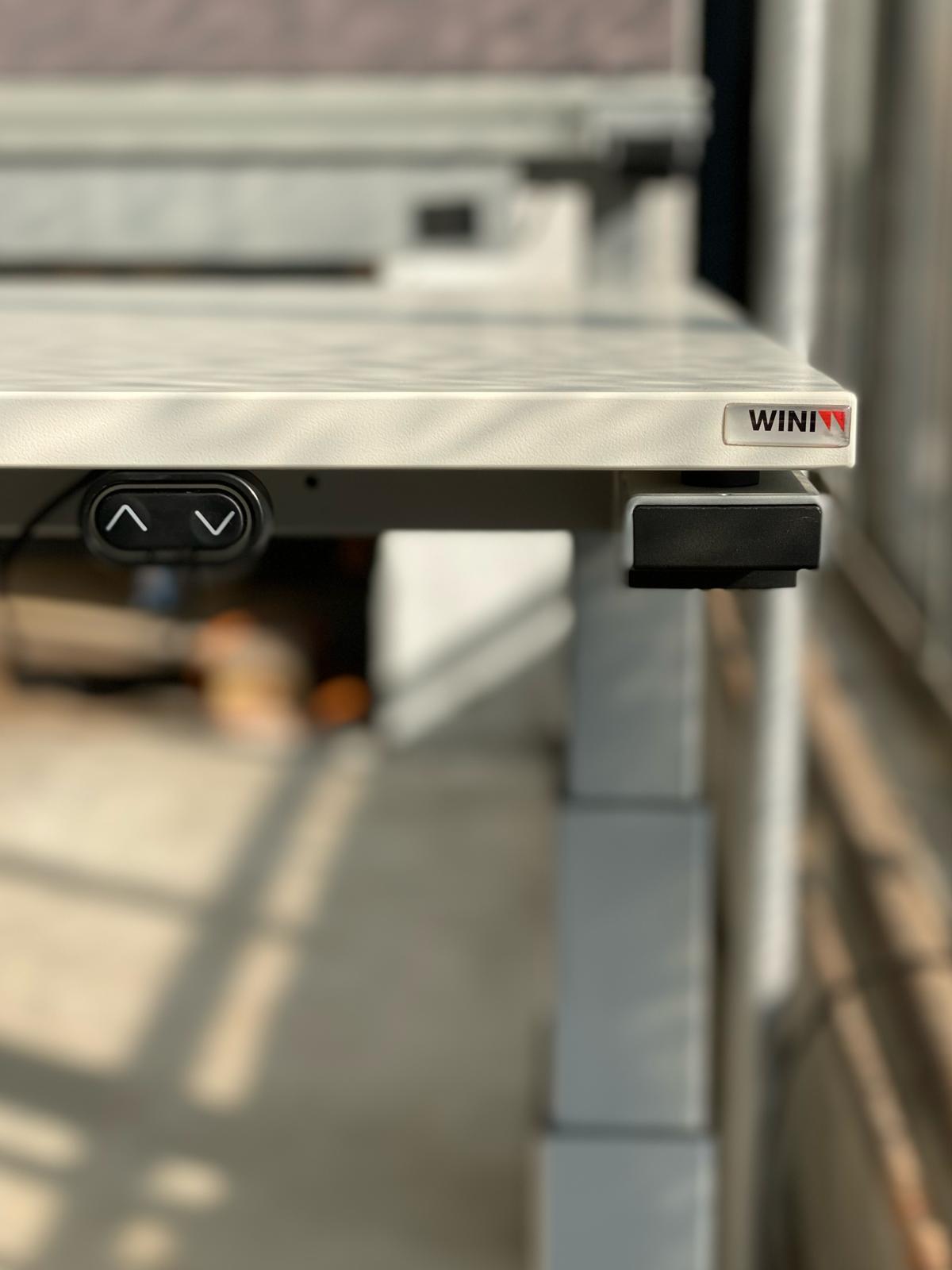 Winea Eco Schreibtisch von Wini Büromöbel, elektrisch höhenverstellbar