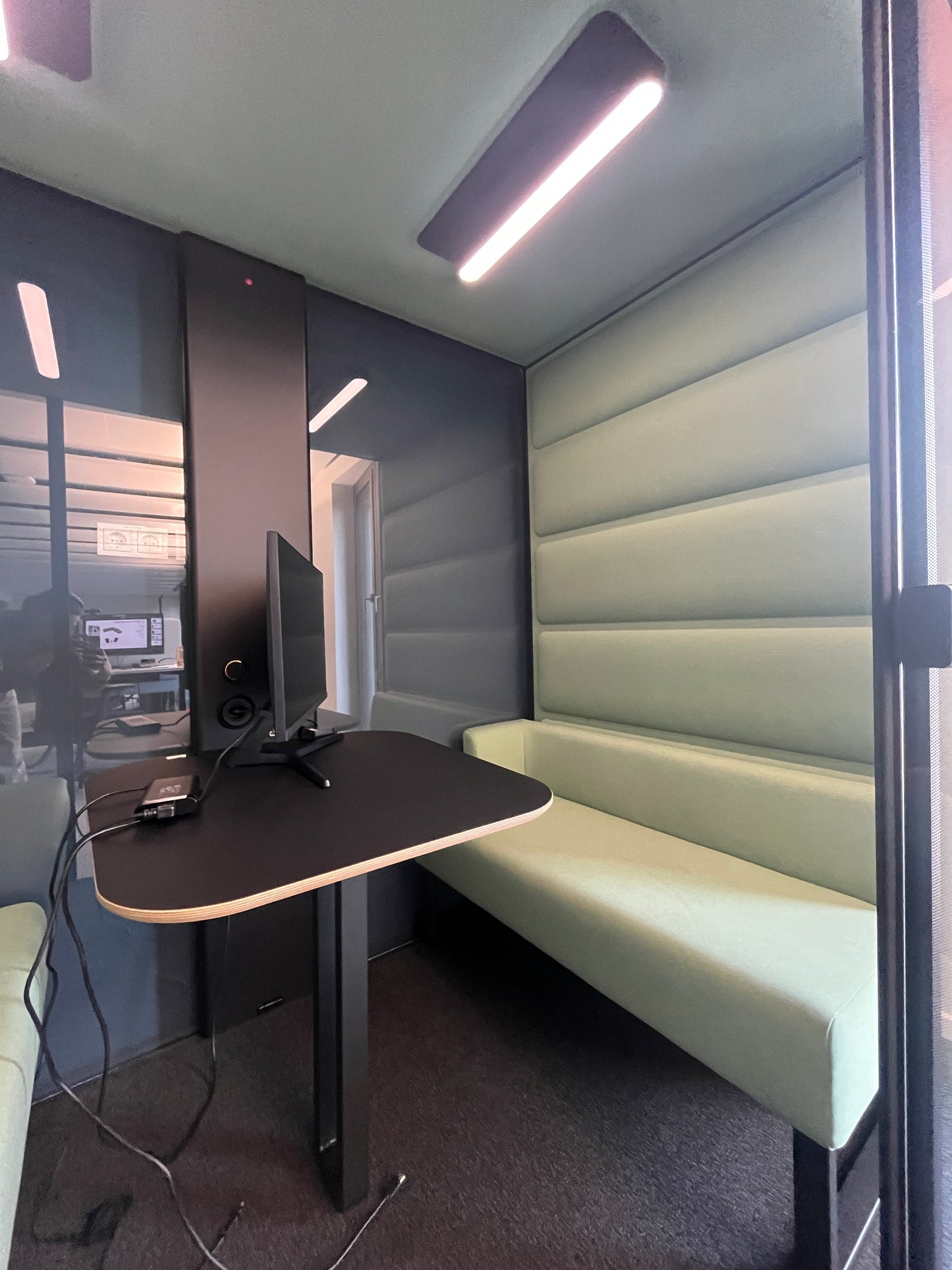 Besprechungskabine Think Tank von Haworth Hush Free M, Akkustikkabine