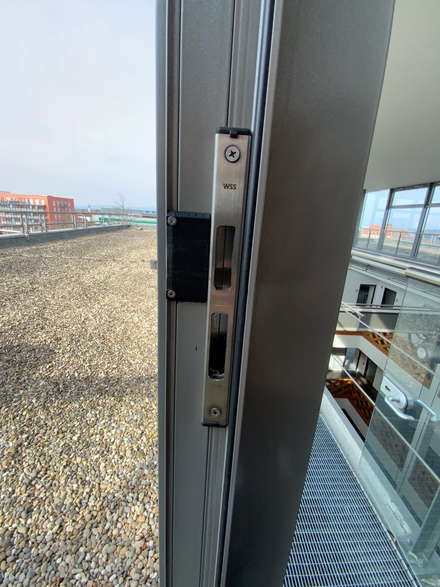Pfosten-Riegel-Fassade mit Tür 1250x3000x200