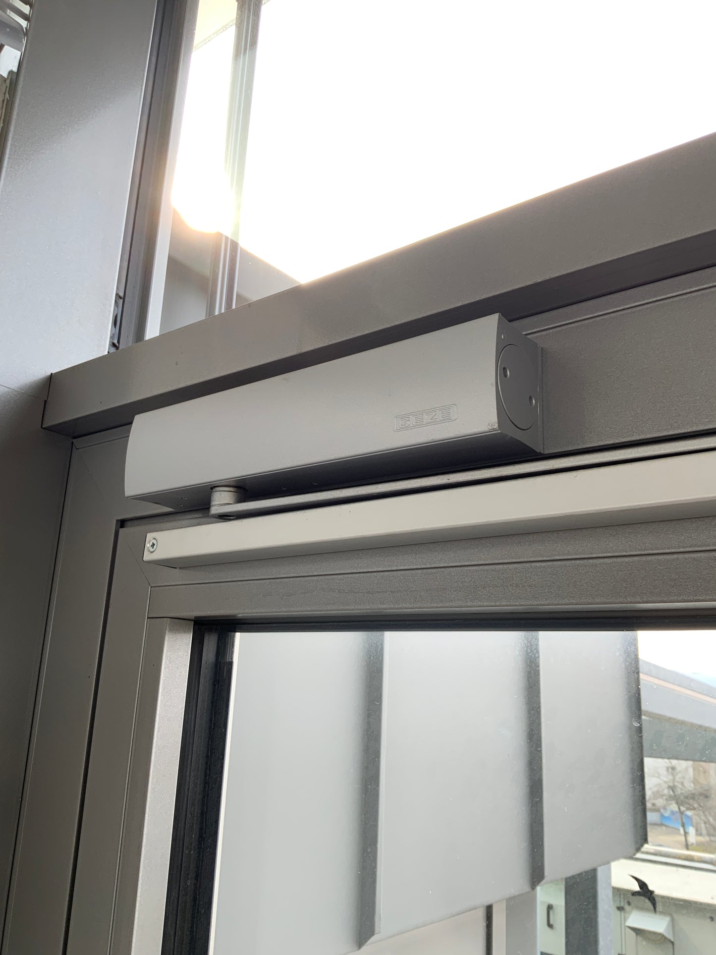Pfosten-Riegel-Fassade mit Tür 1250x3000x200