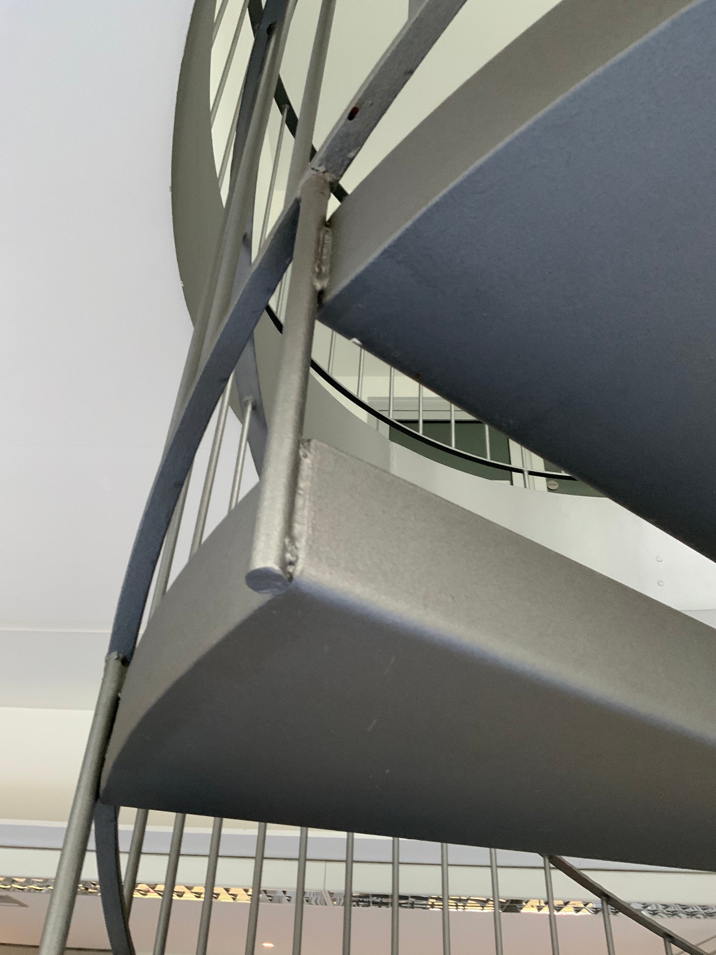 Treppe - innen - Stahl 2020x3386x1 cm