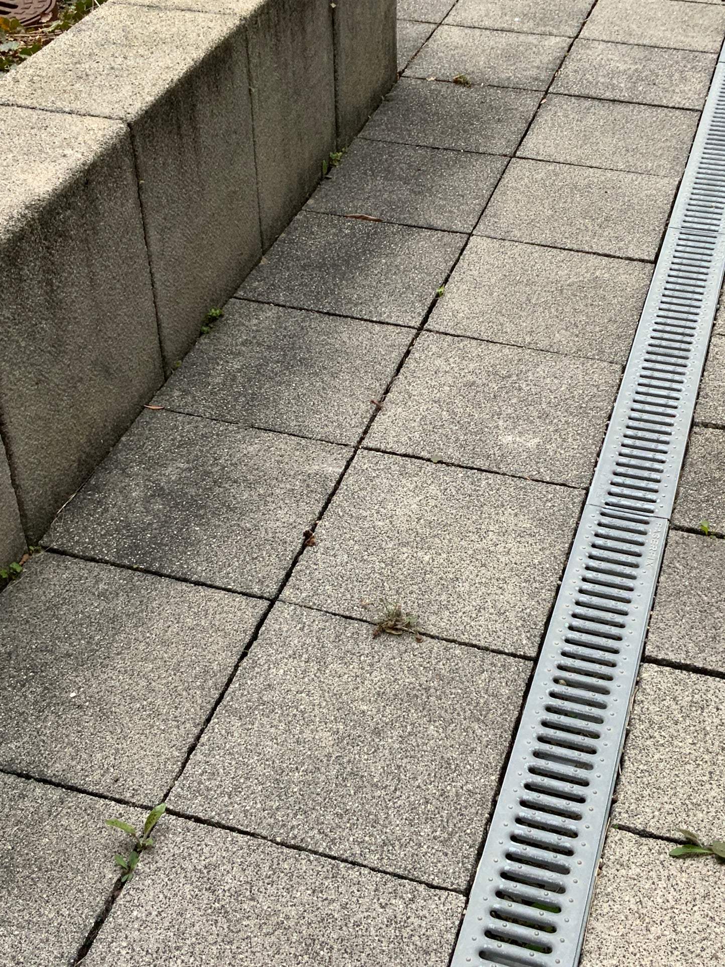 Terrassenplatten - Beton 40x40x5.5cm / Deckfläche 230m²