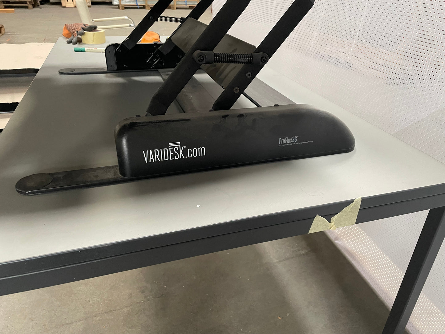 Stehtisch Schreibtischerhöhung Schreibtischaufsatz VARIDESK DURONIC
