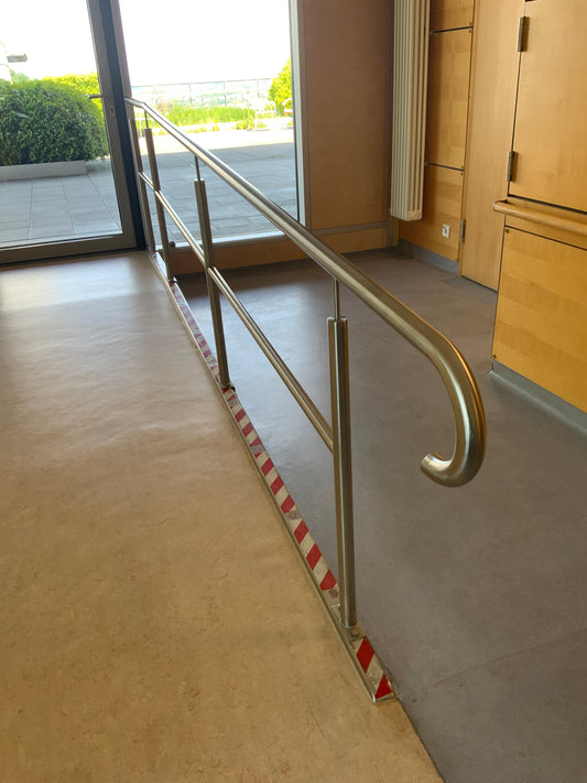 Geländer / Brüstung - Aluminium - B 392cm H 100cm / Ø 5cm