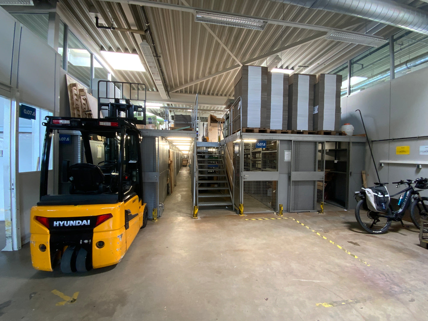SSI SCHÄFER R4000 - mehrgeschossige Regaleinrichtung - Metall 25.5x2.17x8m