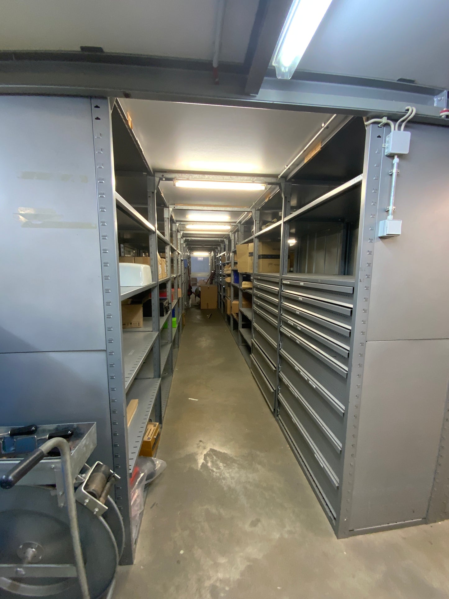 SSI SCHÄFER R4000 - mehrgeschossige Regaleinrichtung - Metall 25.5x2.17x8m