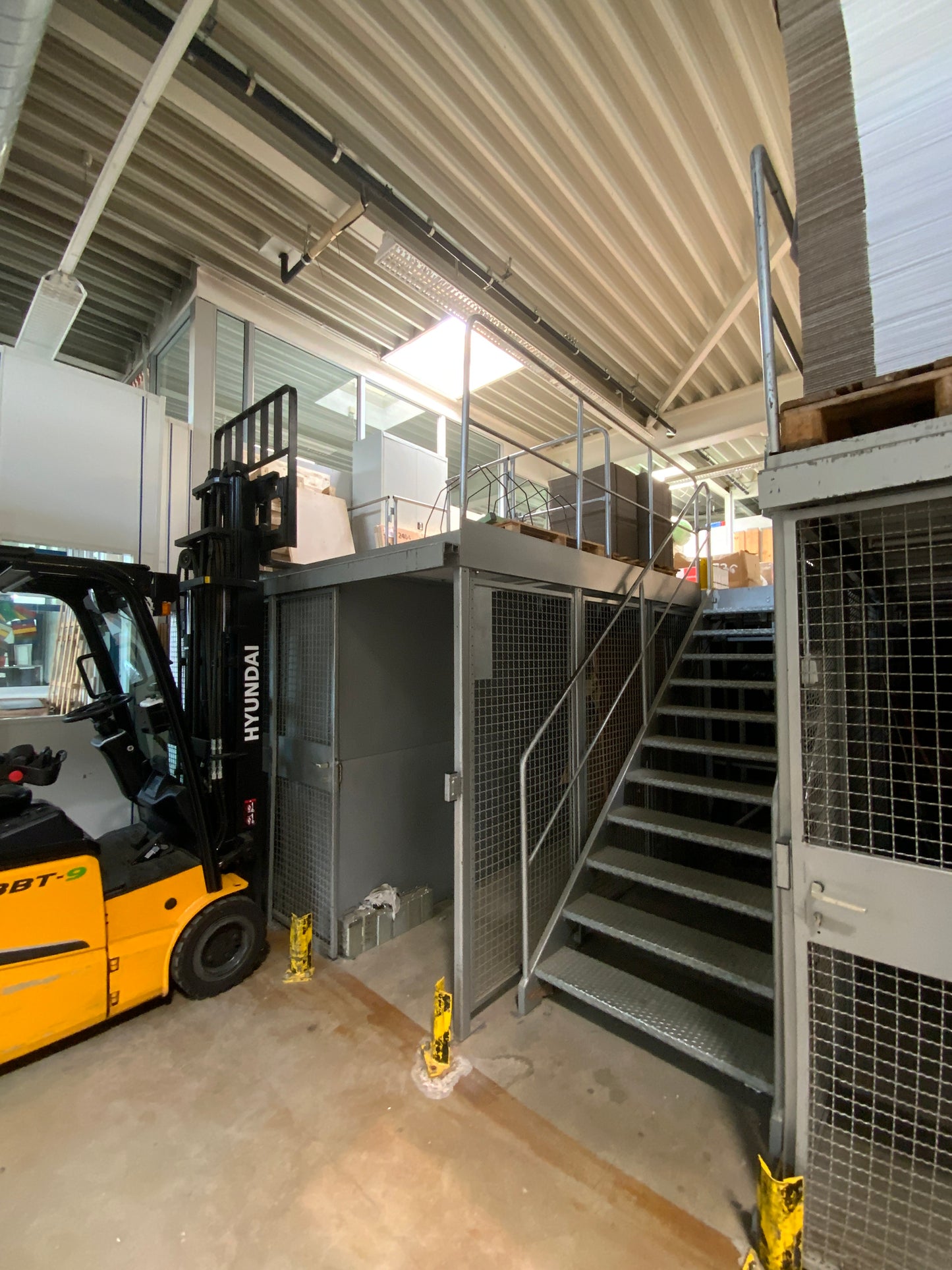 SSI SCHÄFER R4000 - mehrgeschossige Regaleinrichtung - Metall 25.5x2.17x8m