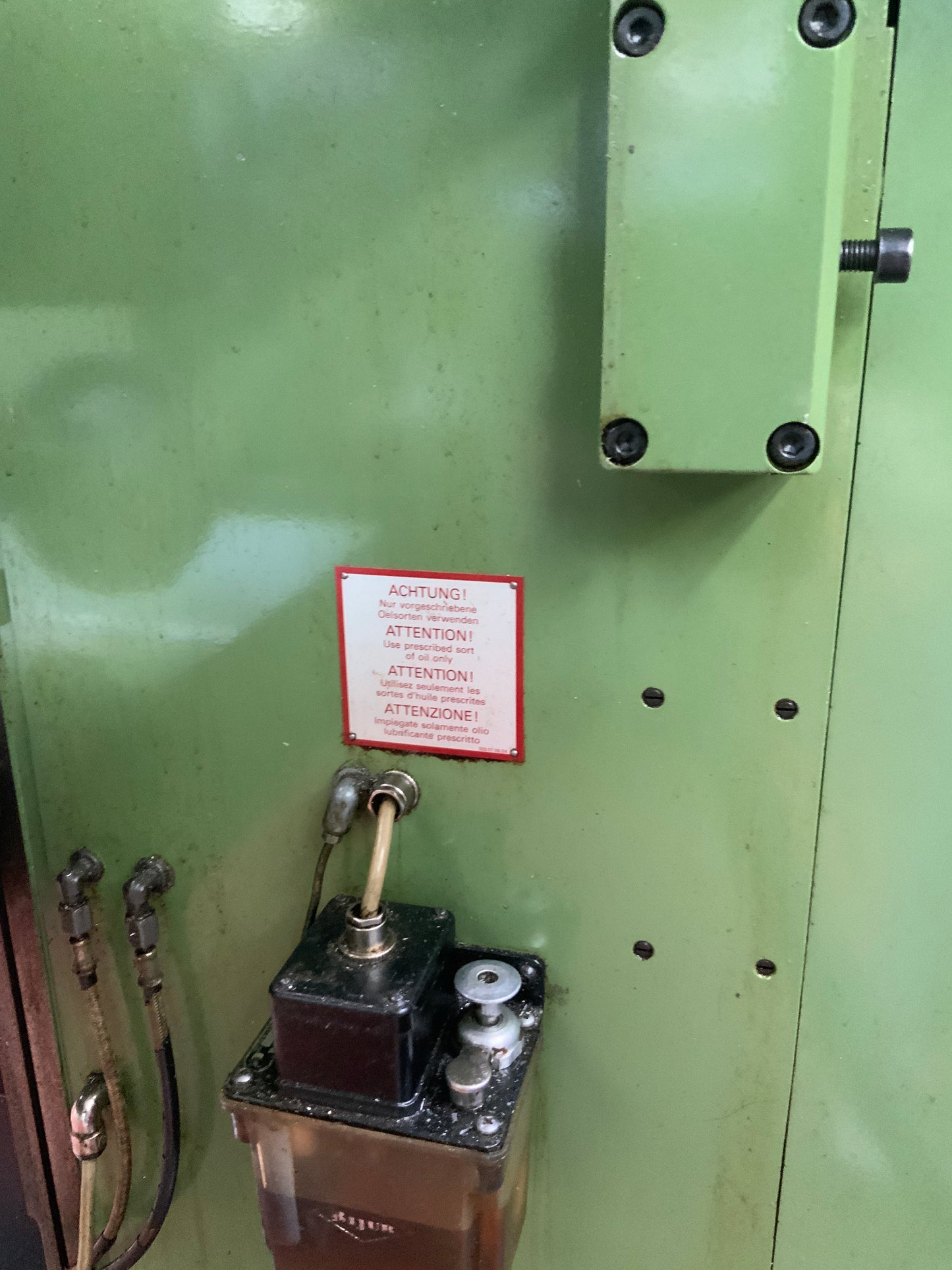 HERMLE UWF 801 - Werkzeugfräsmaschine
