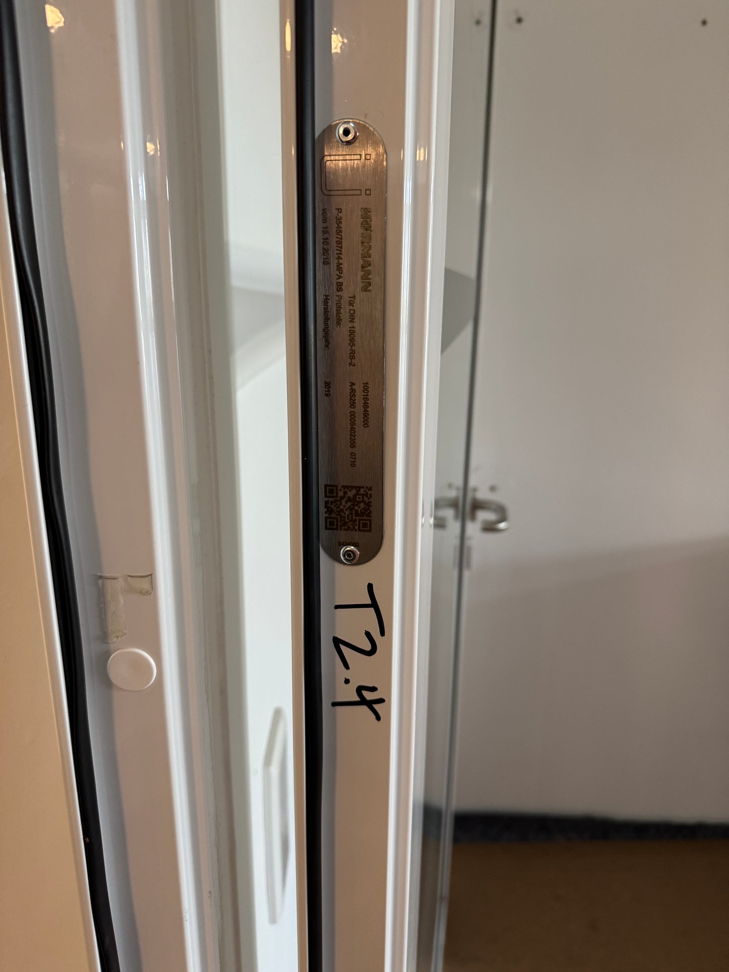 Doppelflügelige Glastüre Hörmann (ehm. Rauchschutztür) B2300 H2125