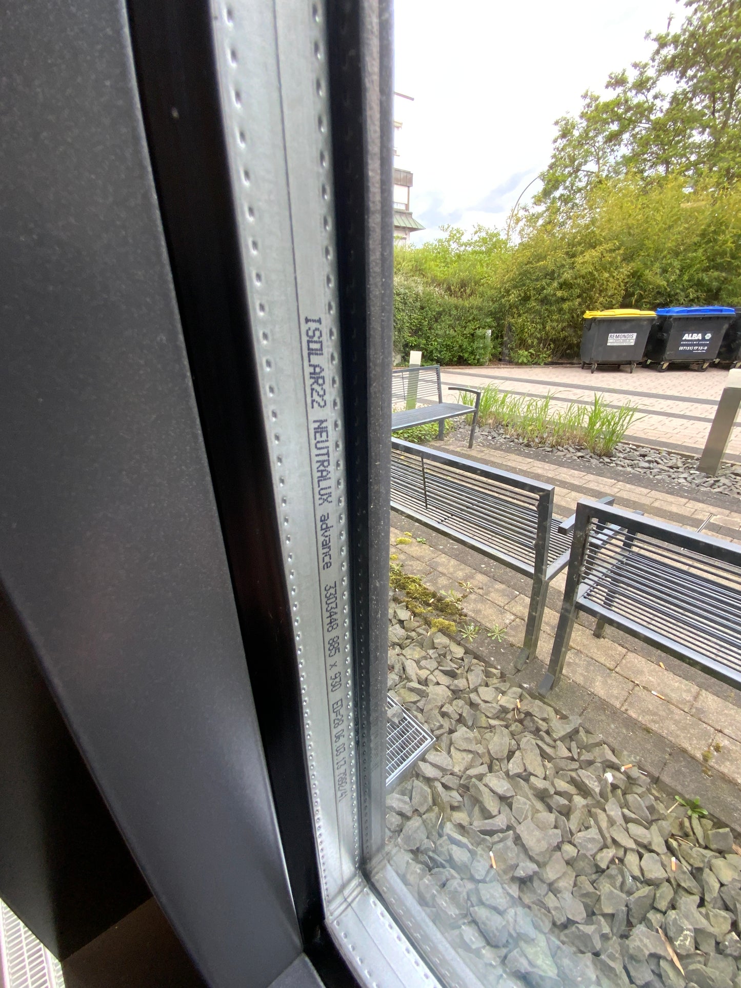 Fassadenelement mit Fluchttür - Alu 700x300x15