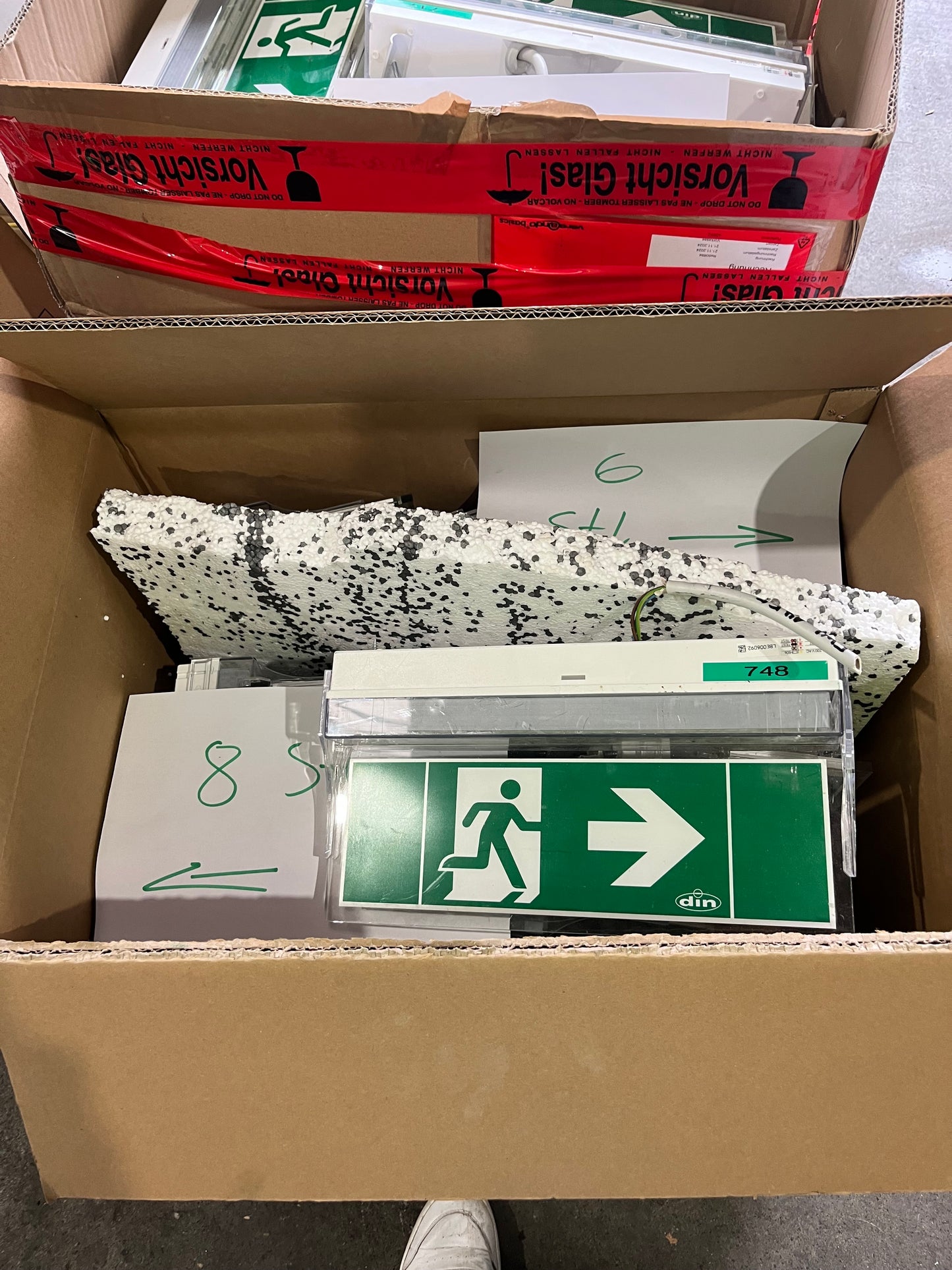 Rettungswegschild / Notbeleuchtung / Fluchtwegleuchte Rechts/Links