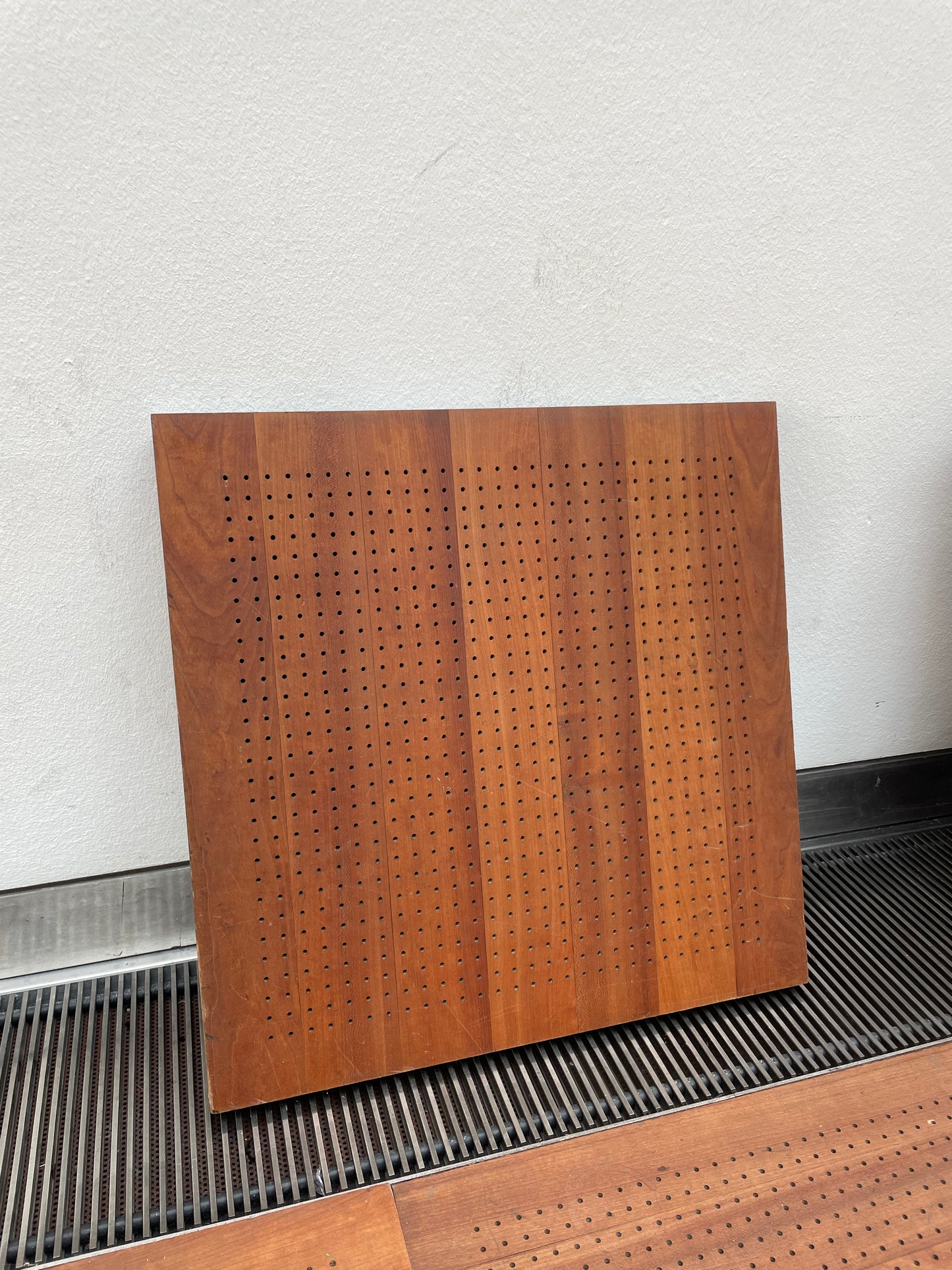 Bühnenboden als Doppelbodenplatte (7mm Echtholz) 550mm x 550mm x 43mm