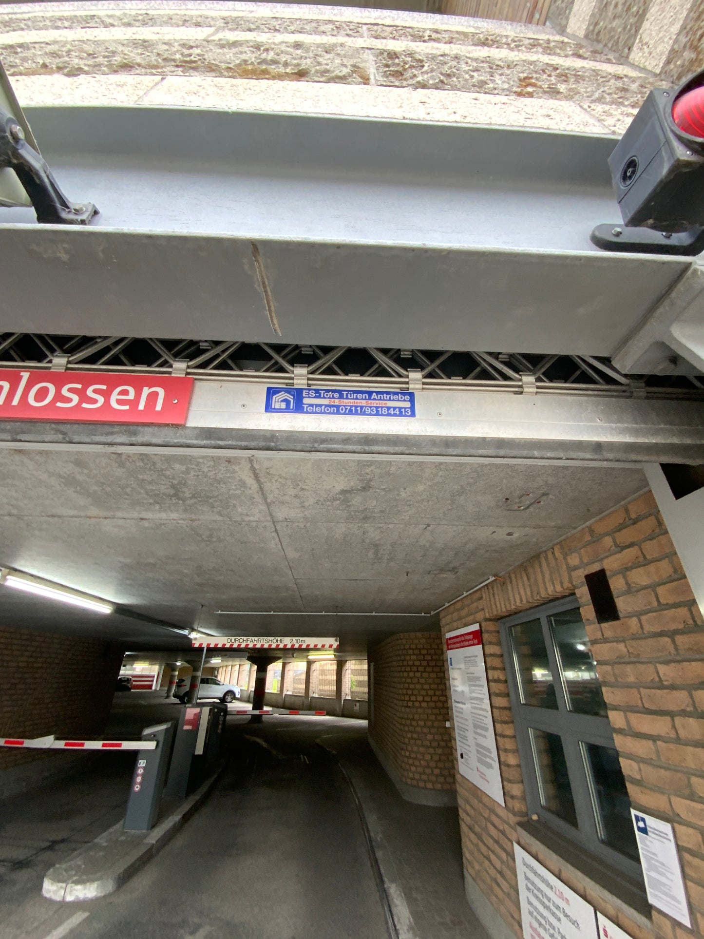 Elektrisches Rolltor - Metall 6000x2210mm