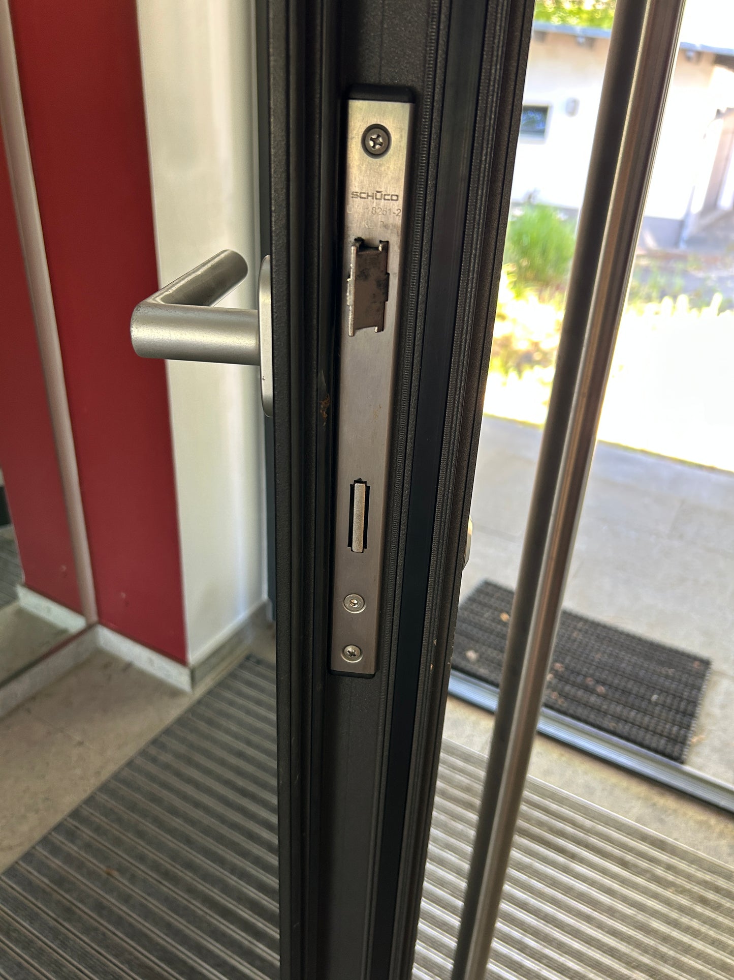 Schueco Aussentür Aluminium mit Verglasung 1664 x 2488 x 85 mm