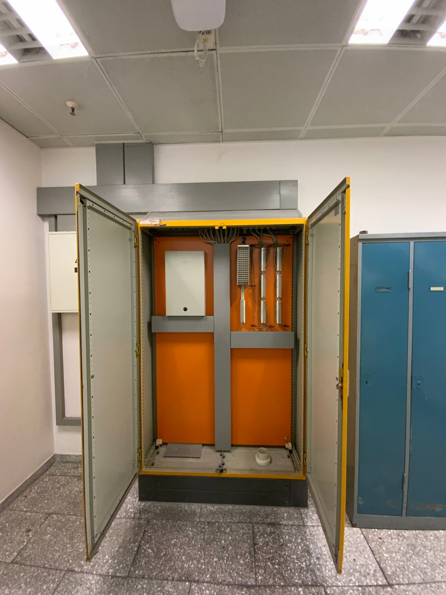 Schaltschrank 120x200x40cm
