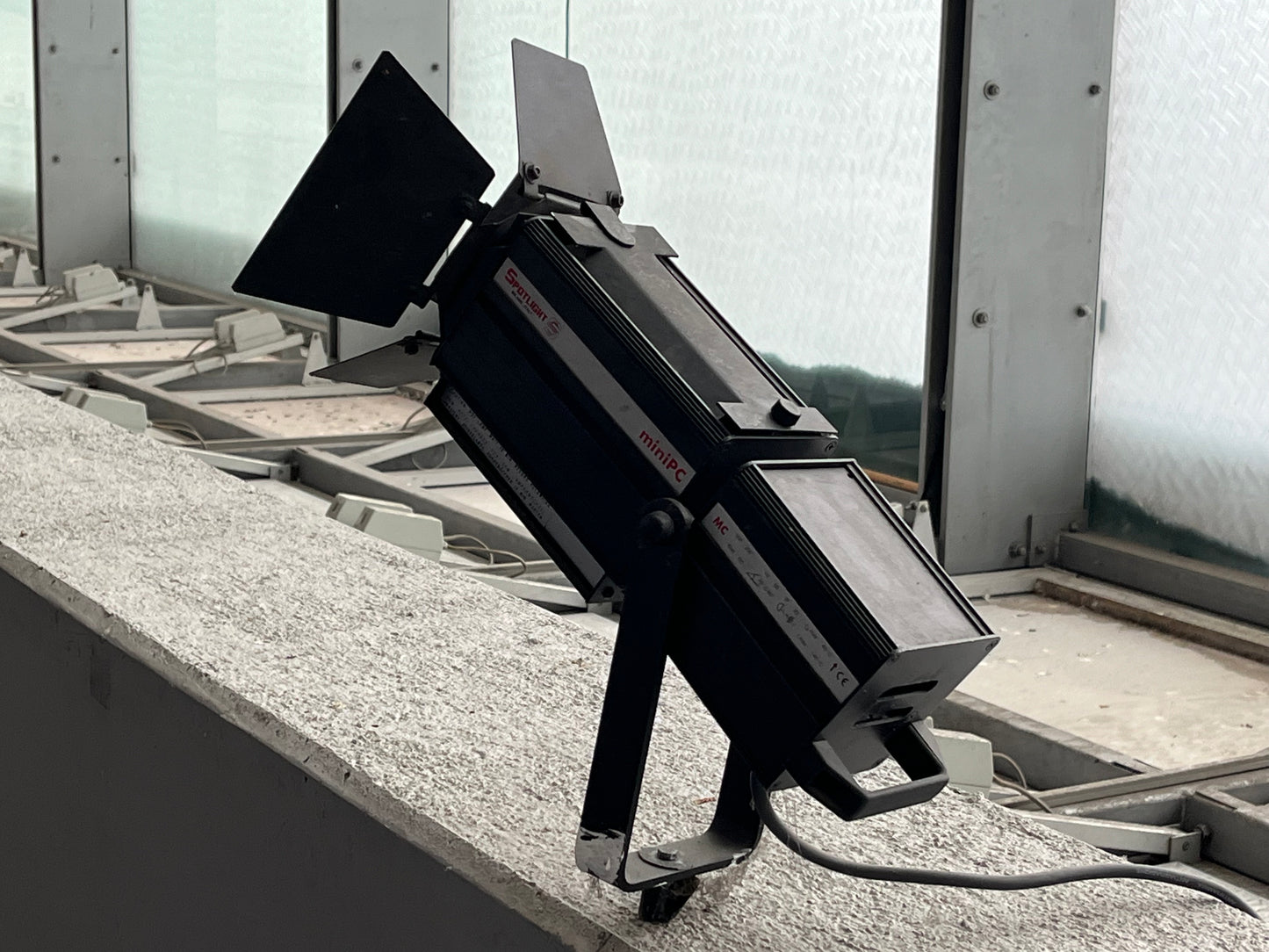 Halogenstrahler - Spotlight miniPC MC 210x158x350