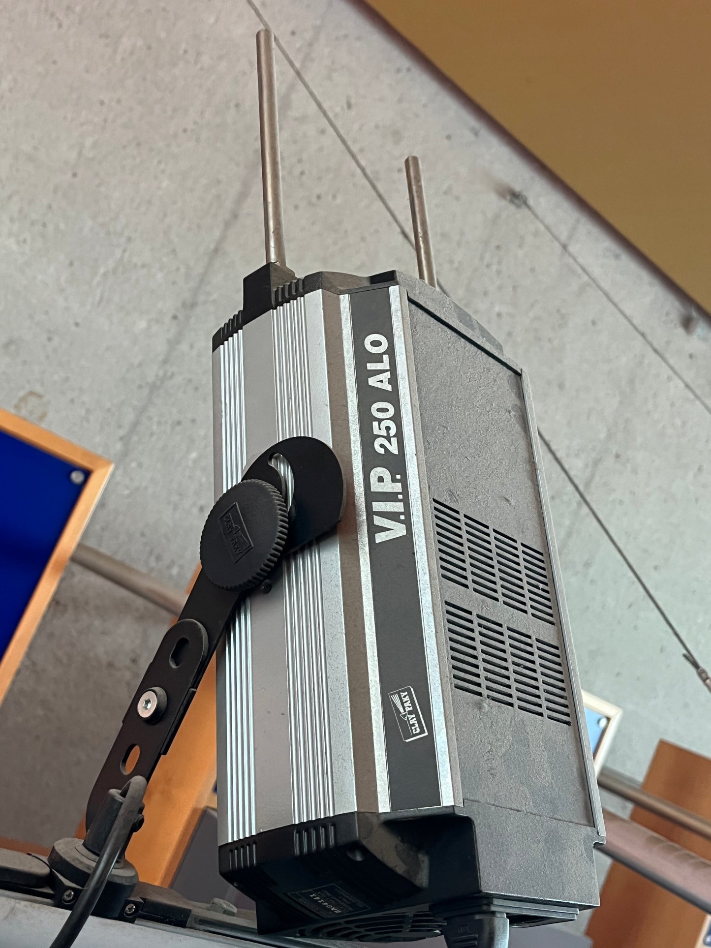 Halogen Strahler - Clay Paky V.I.P. 250 ALO 275x205x482