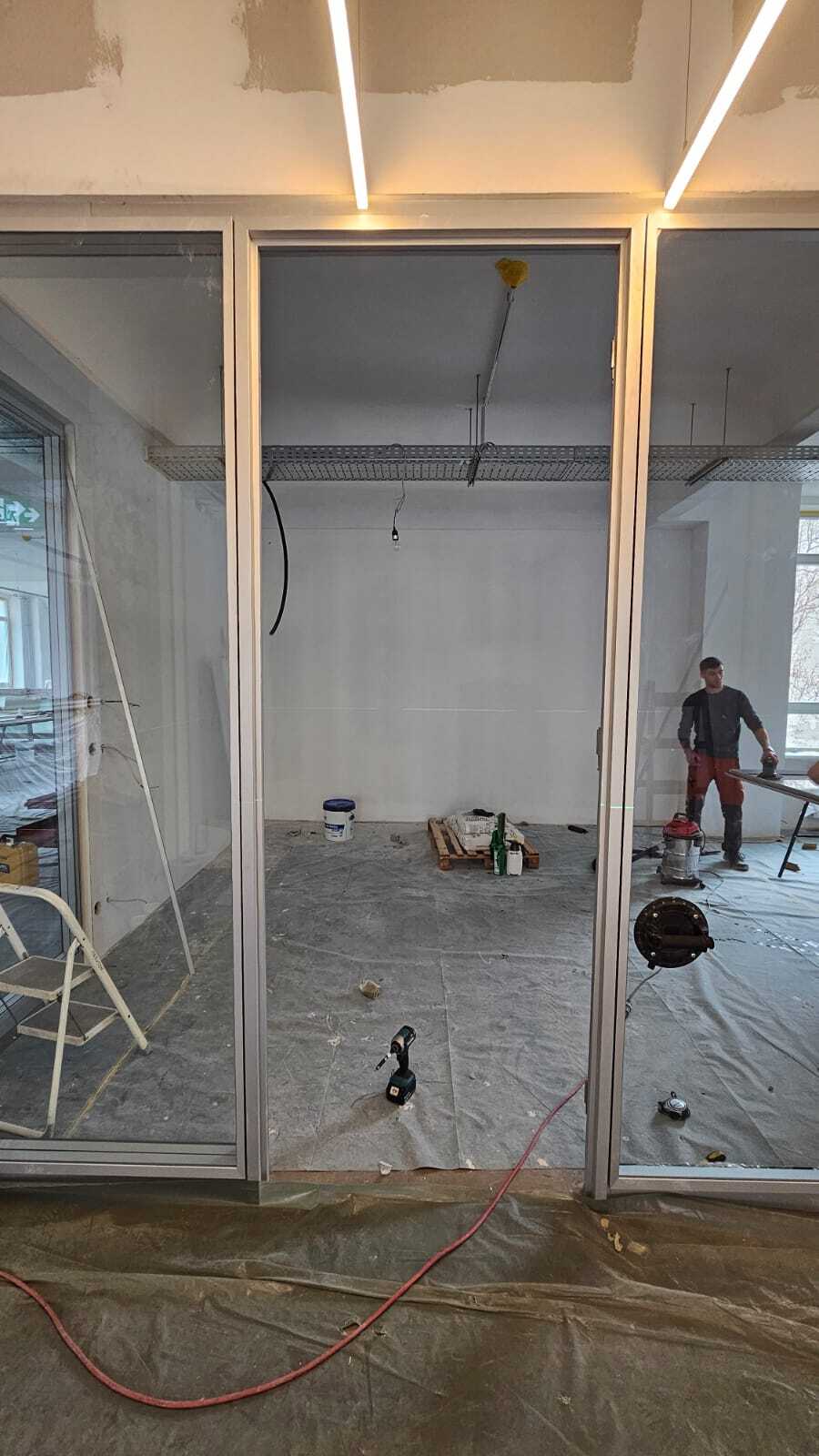 Trennwandsystem Glaselemente Strähle 2000 eloxiert - Einbauhöhe 2,75m