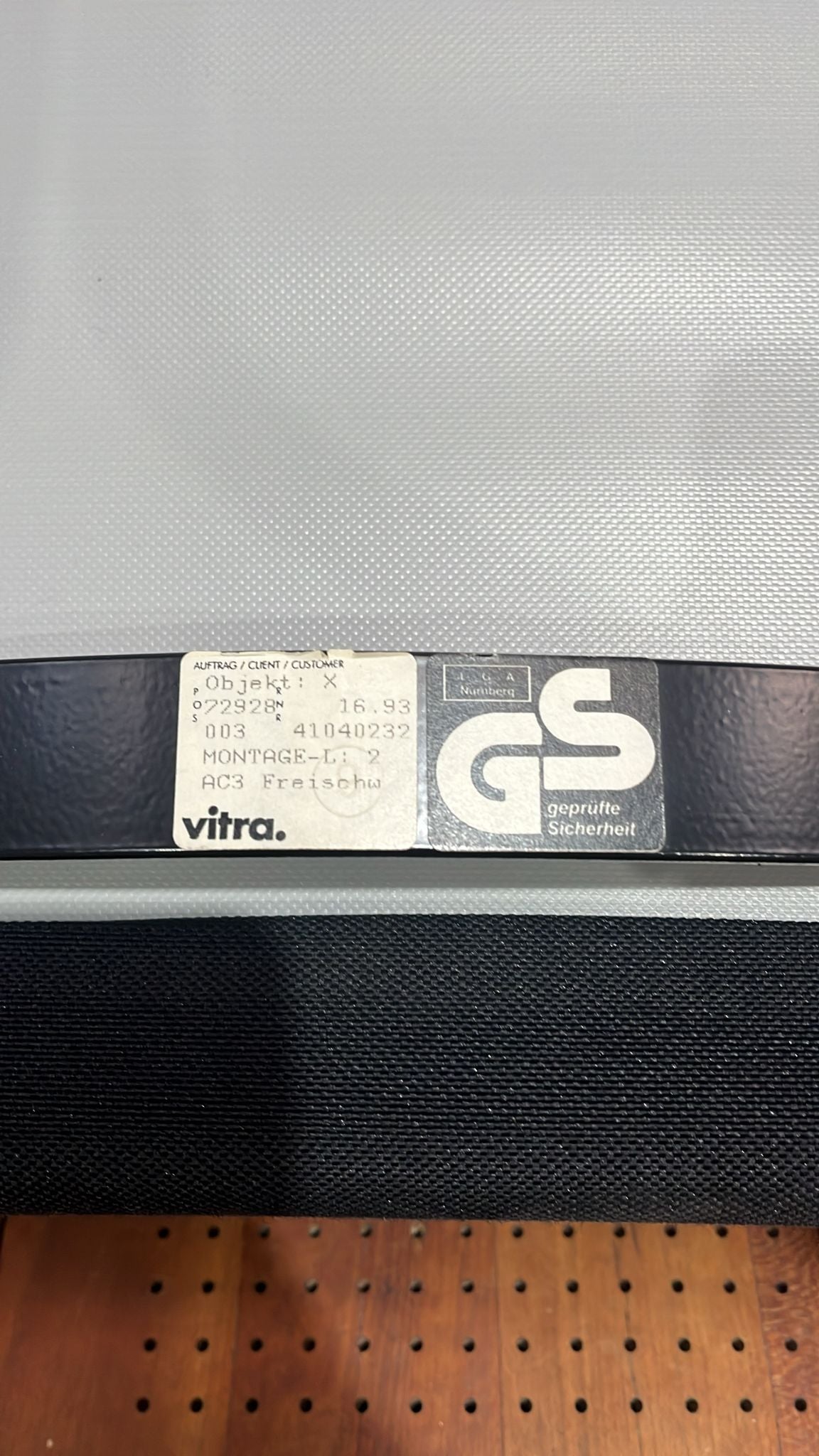 🪑 Vitra Freischwinger mit Armlehnen – klassischer Konferenzstuhl