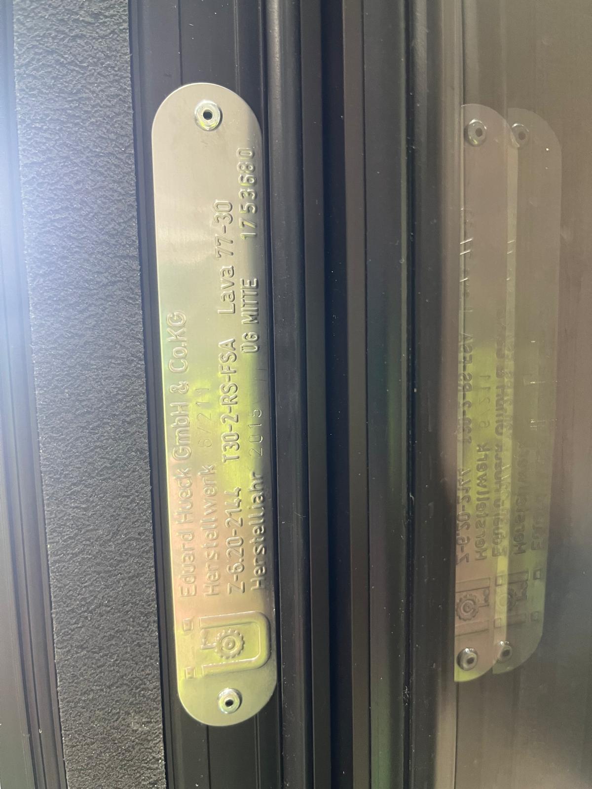 Doppelflügelige Brandschutztür Eduard Hück T30-2-RS-FSA B2330 H2280 (Glas)