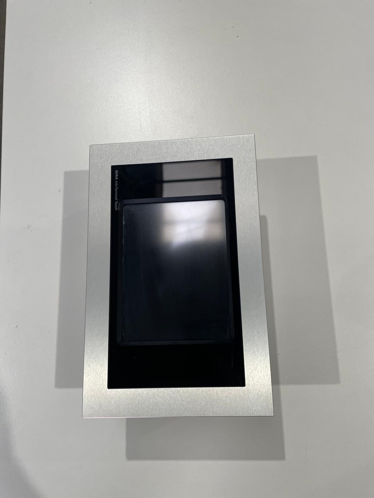 Gira 2072 Infoterminal Touch