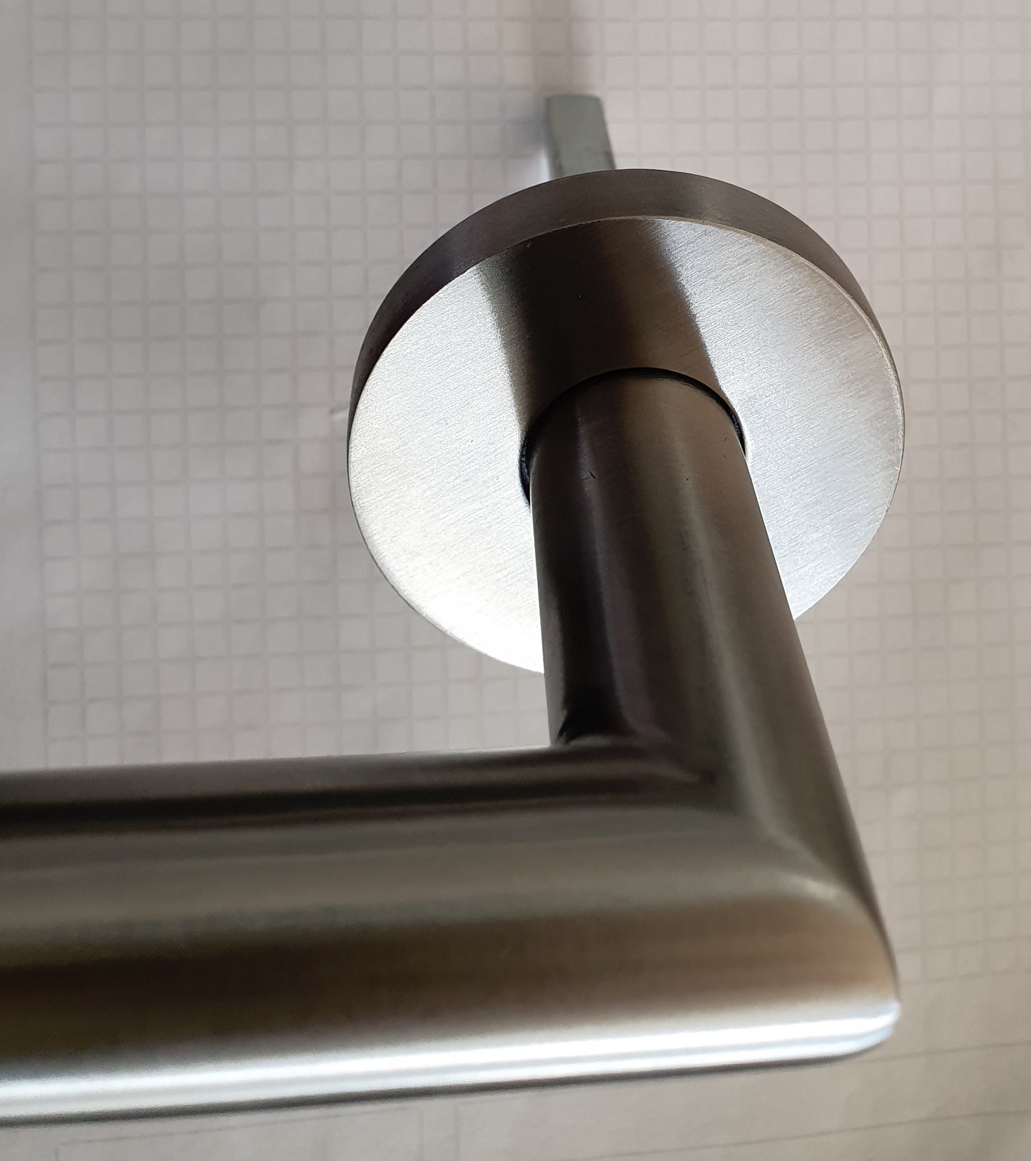 Türbeschlag, innen 131 x 70 mm (Edelstahl, Rundrosette für PZ-Schloß)