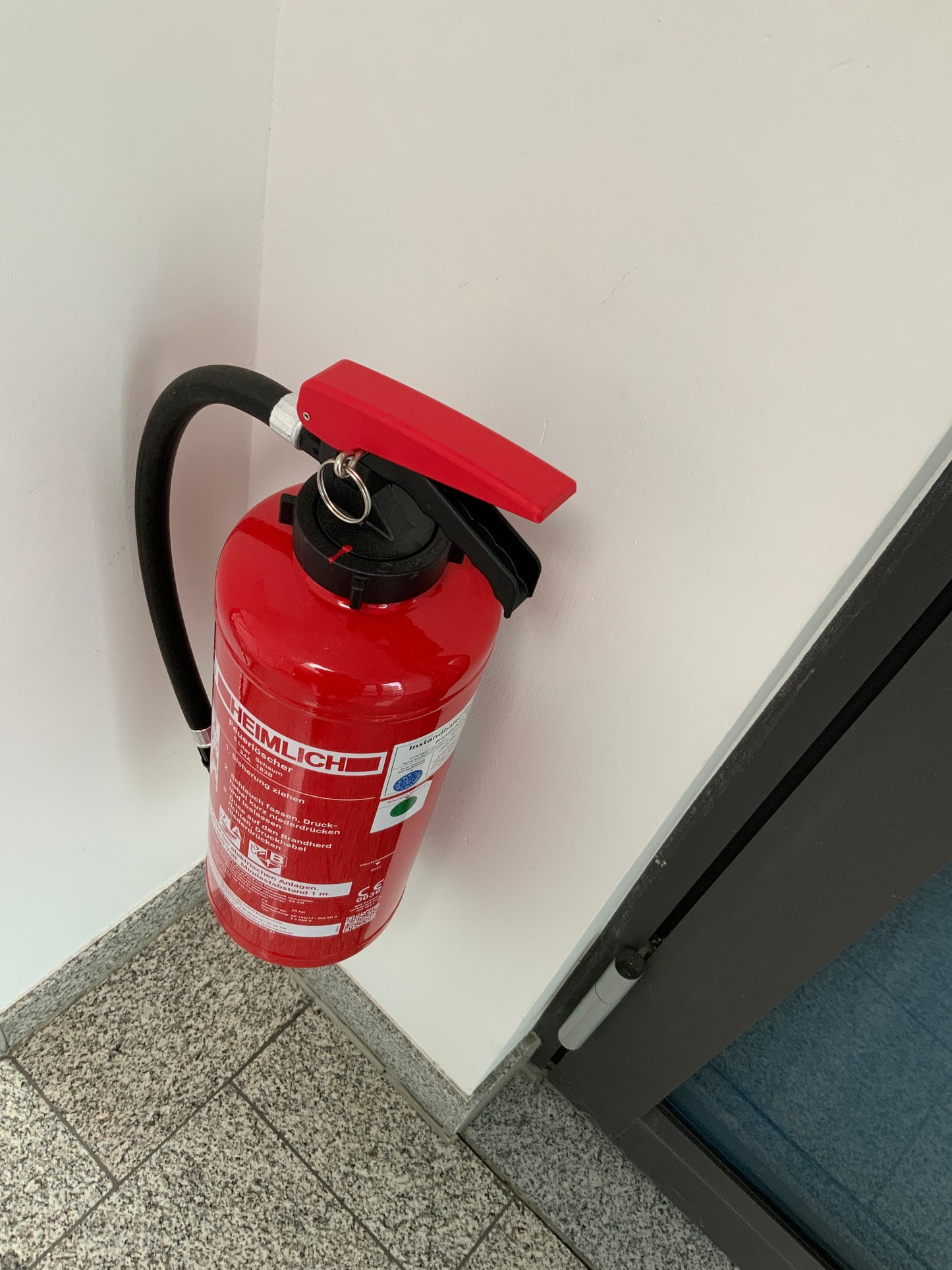 Feuerlöscher Heimlich 280x540x165