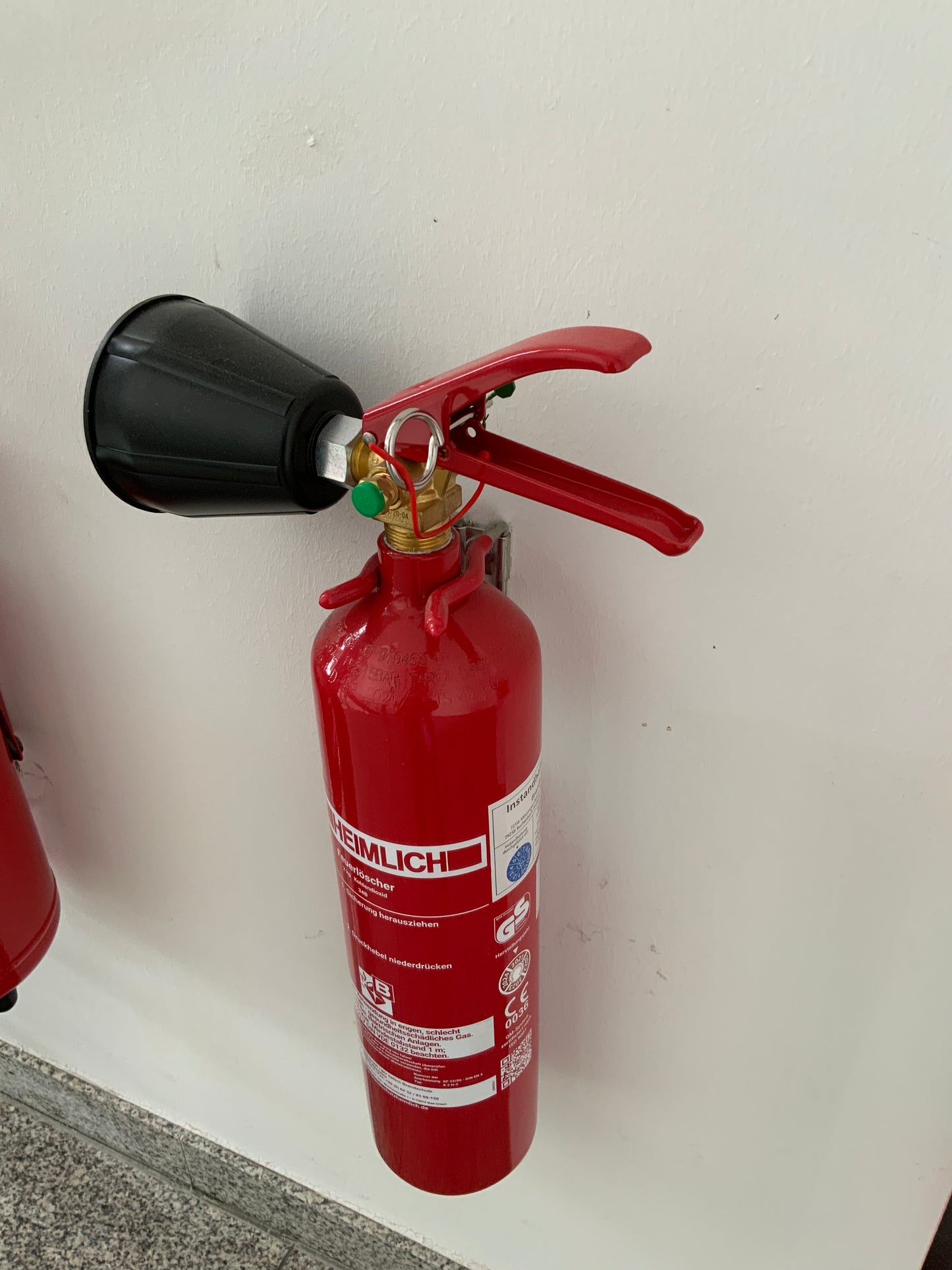 Feuerlöscher Heimlich 260x510x115