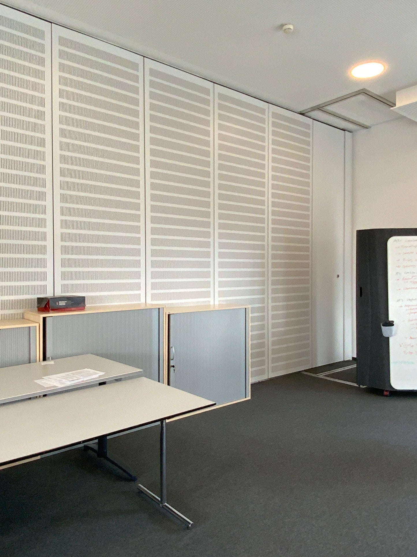 Trennwandsystem DORMA Hüppe Variflex Solid 12040x3800x100
