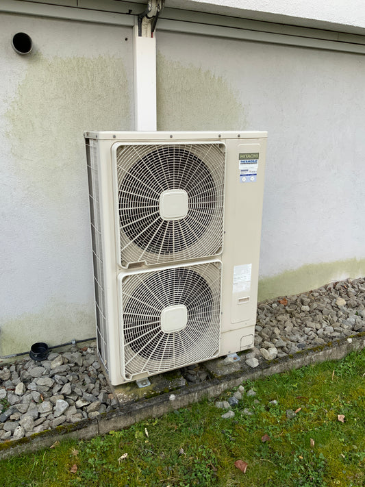 Klimaanlage Hitachi RAS-4HRNM2E 950x1370x440