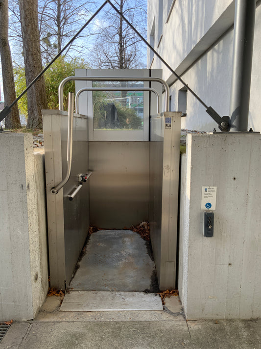 Rollstuhllift, Hublift HIRO Lift 1220x2350x1685