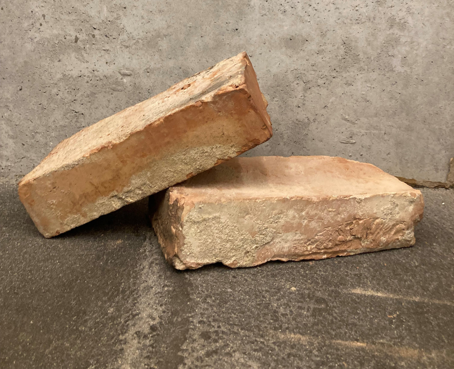 Alte Ziegelsteine klassisch rot im Reichsformat - Concular - Nachhaltige & zirkuläre Baumaterialien kaufen