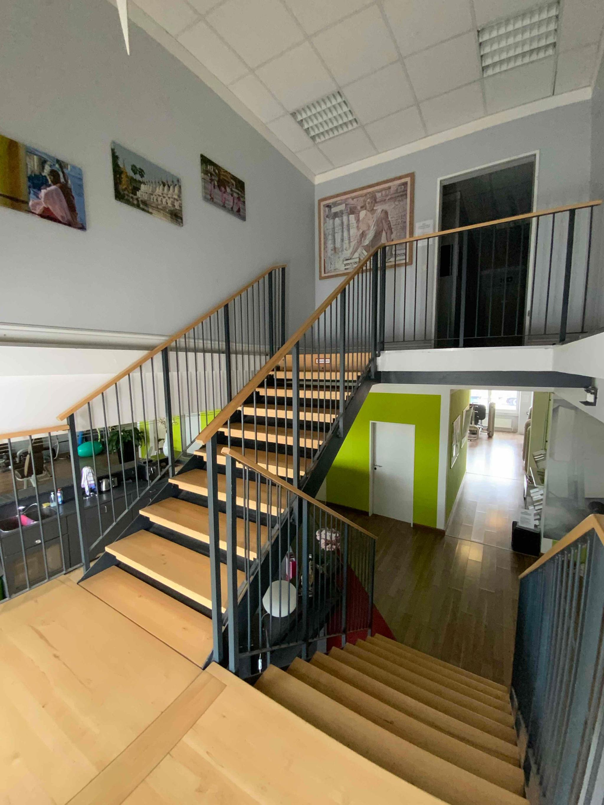 Zweiläufige Treppe mit Zwischenpodest 266x342x388 - Stahl - Bild 1