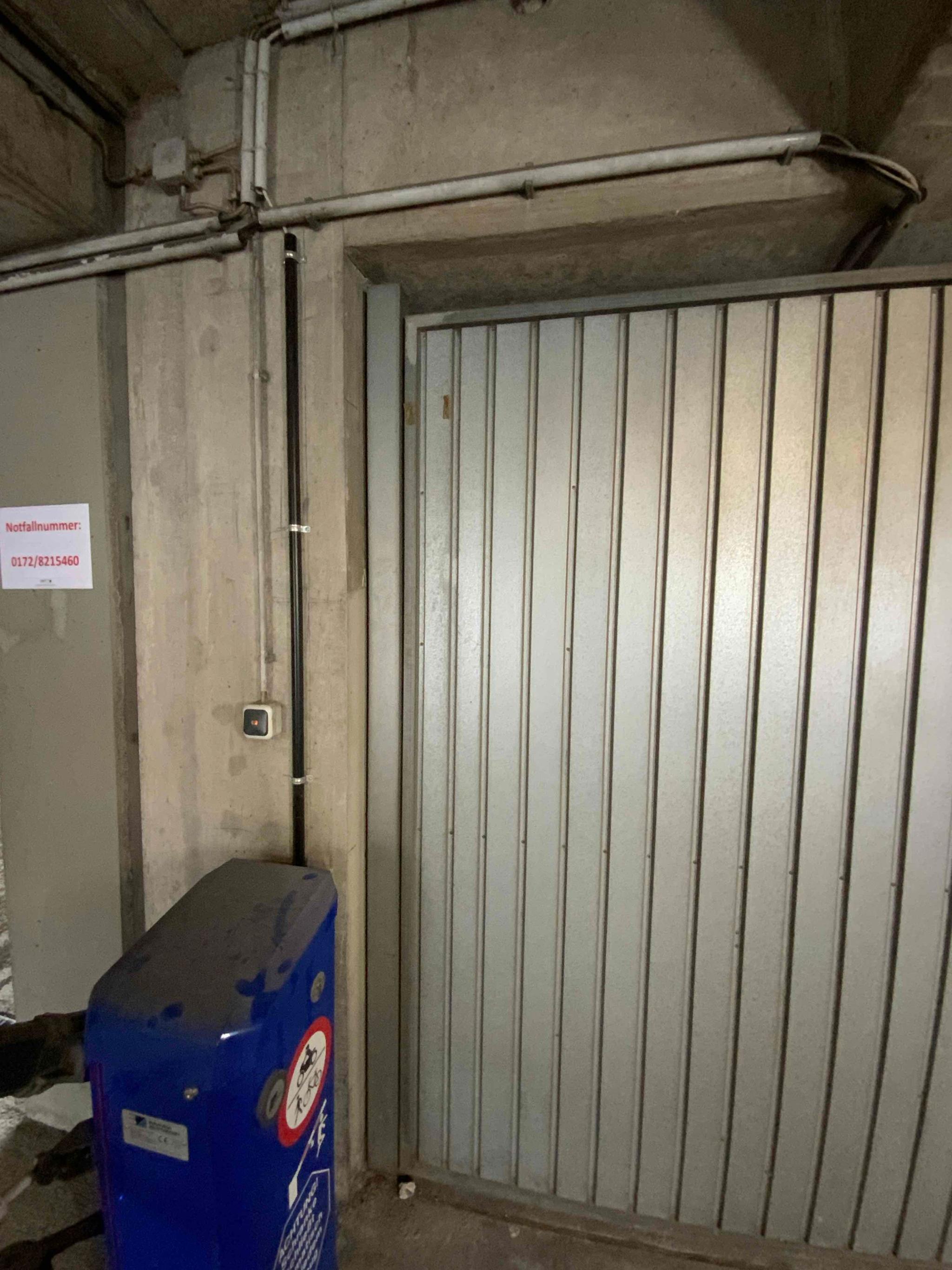 Schwingtor - Stahl verzinkt 4600x2100 mm - Vorschaubild 2