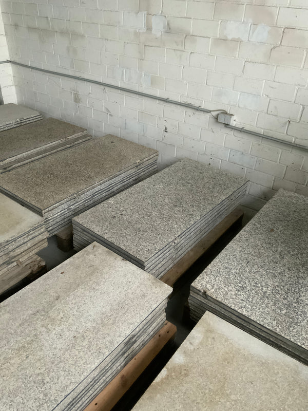 Naturstein (Fassade und Boden)