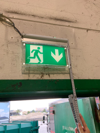 Schild Fluchtweg (nachtleuchtend)