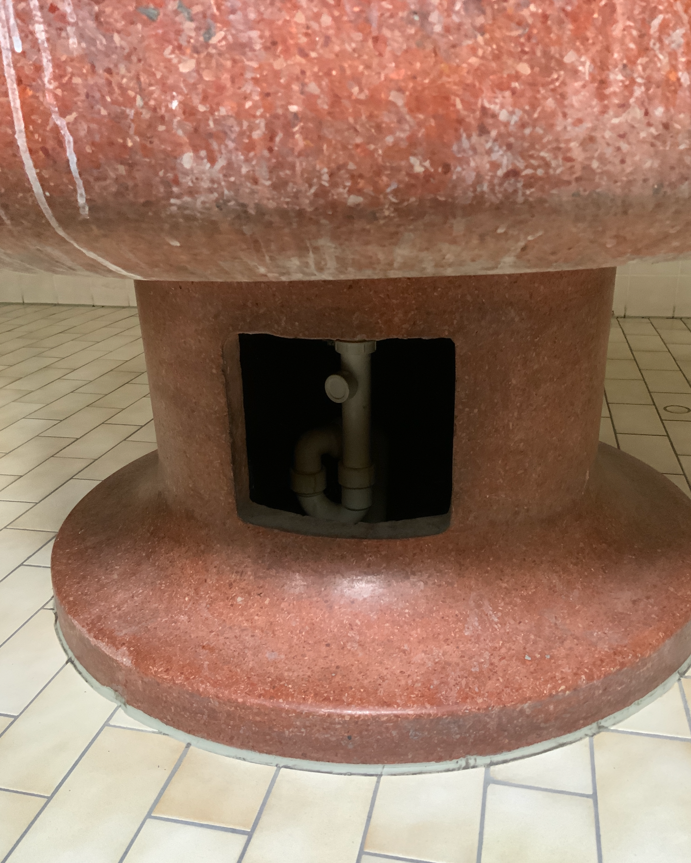 Trinkbrunnen - Betonwerkstein - Ø 1380mm H 730 mm