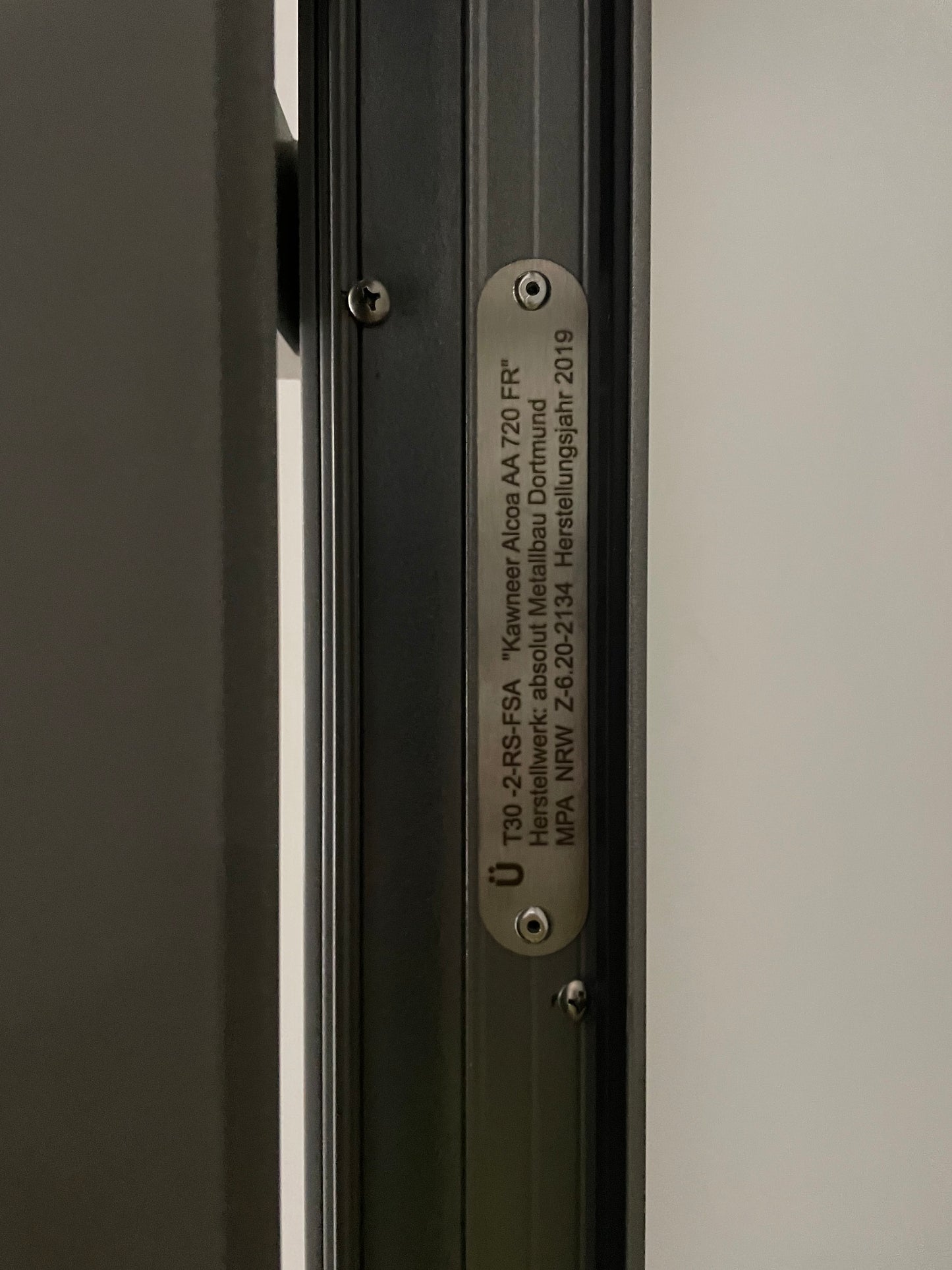Alu-Brandschutz-Glaswand T30-2-RS Kawneer AA 720 FR | Zweiflügliges Großelement