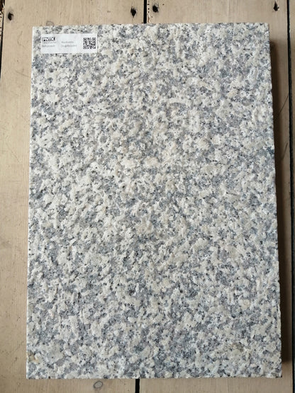 Granitstein Bianco Sardo Fassadenplatten 84 cm Länge