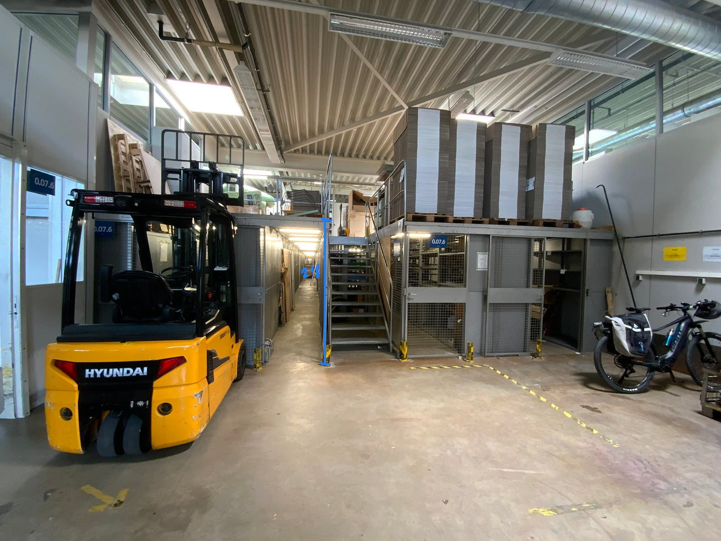 SSI SCHÄFER R4000 - mehrgeschossige Regaleinrichtung - Metall 25.5x2.17x8m